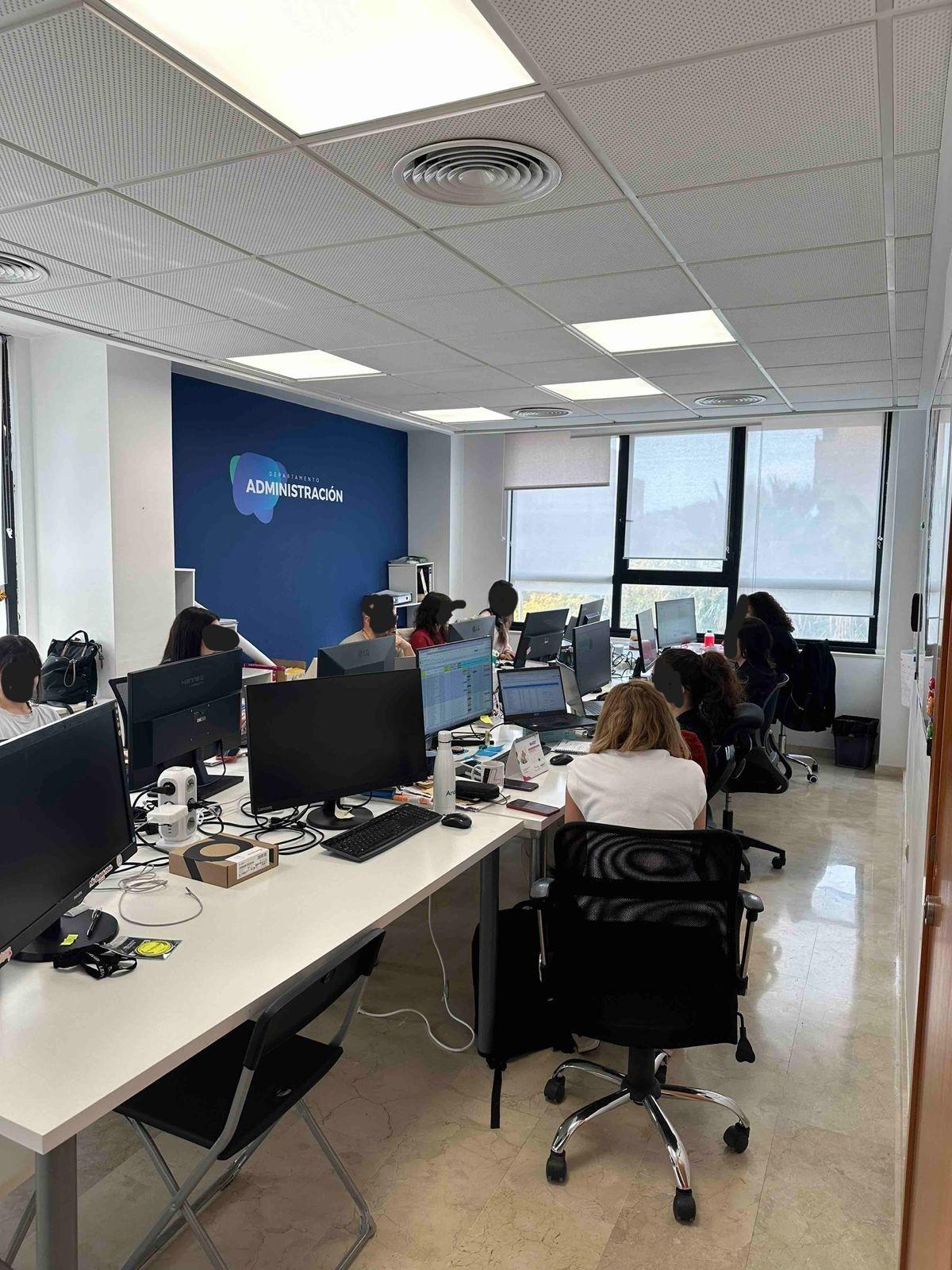 Oficina en Venta en Calle Médico Vicente Reyes - 18