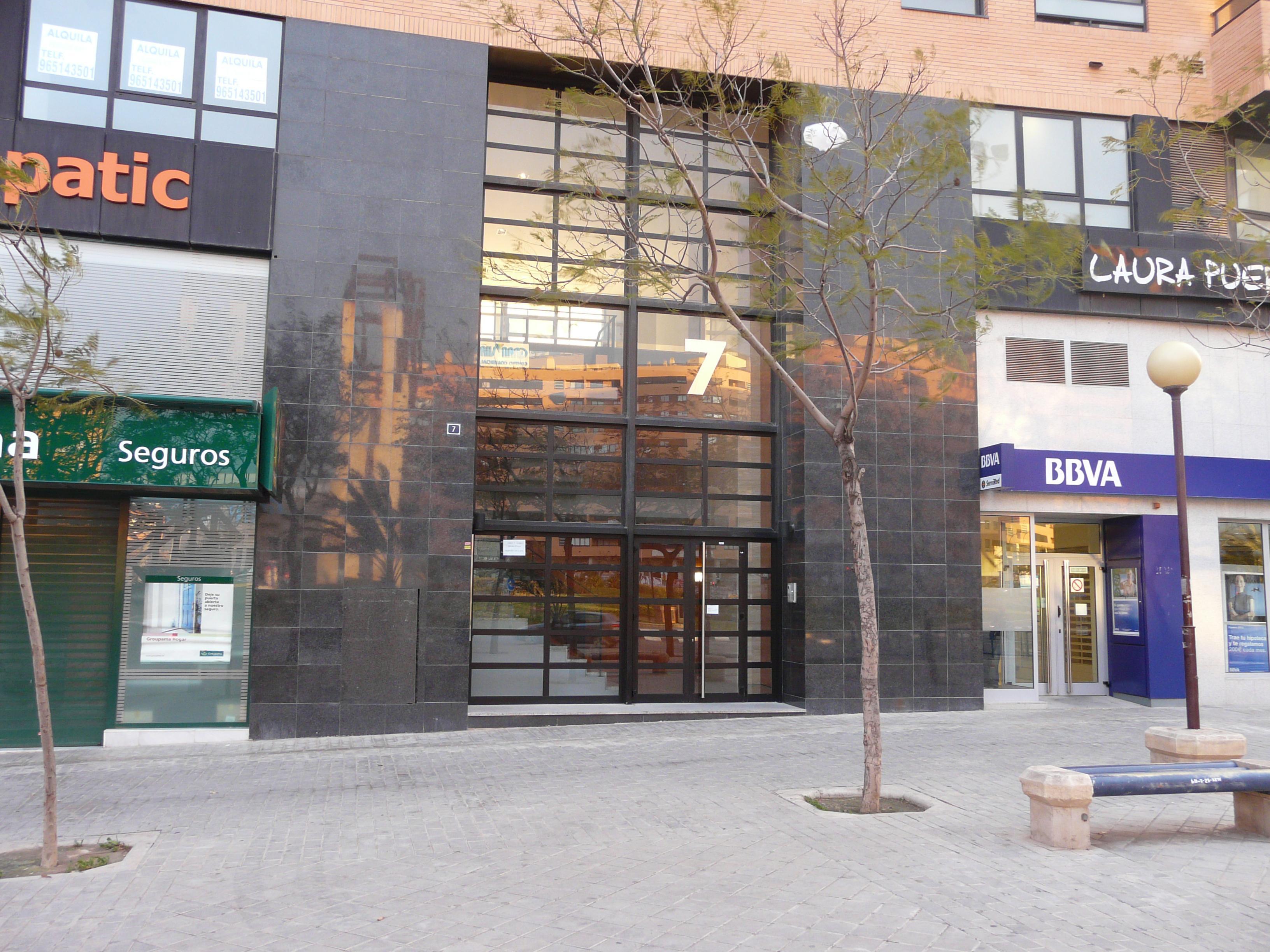 Oficina en Venta en Calle Médico Vicente Reyes - 6