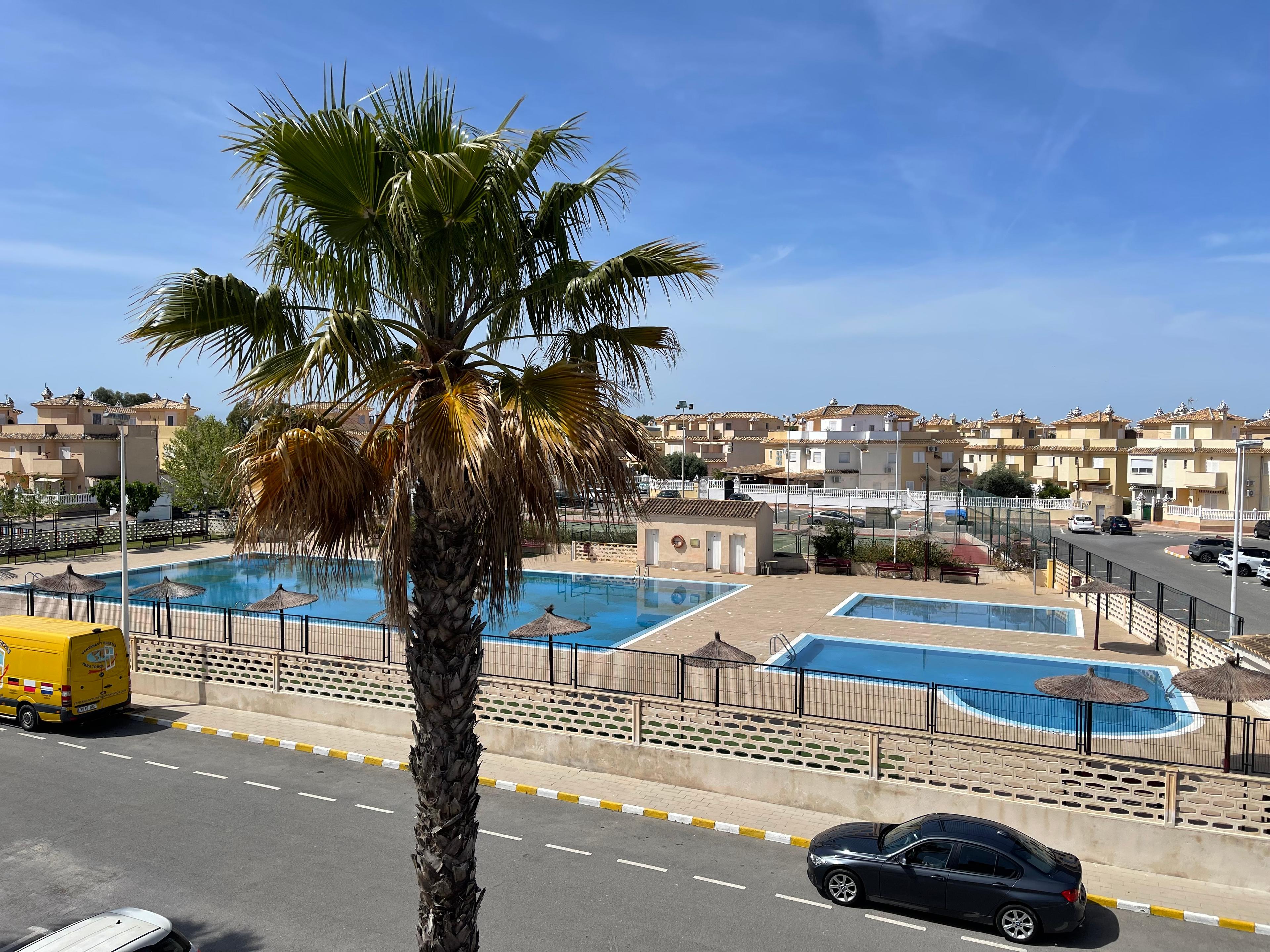 Casa Adosada en Venta en C. Monte de Sta. Pola - 1