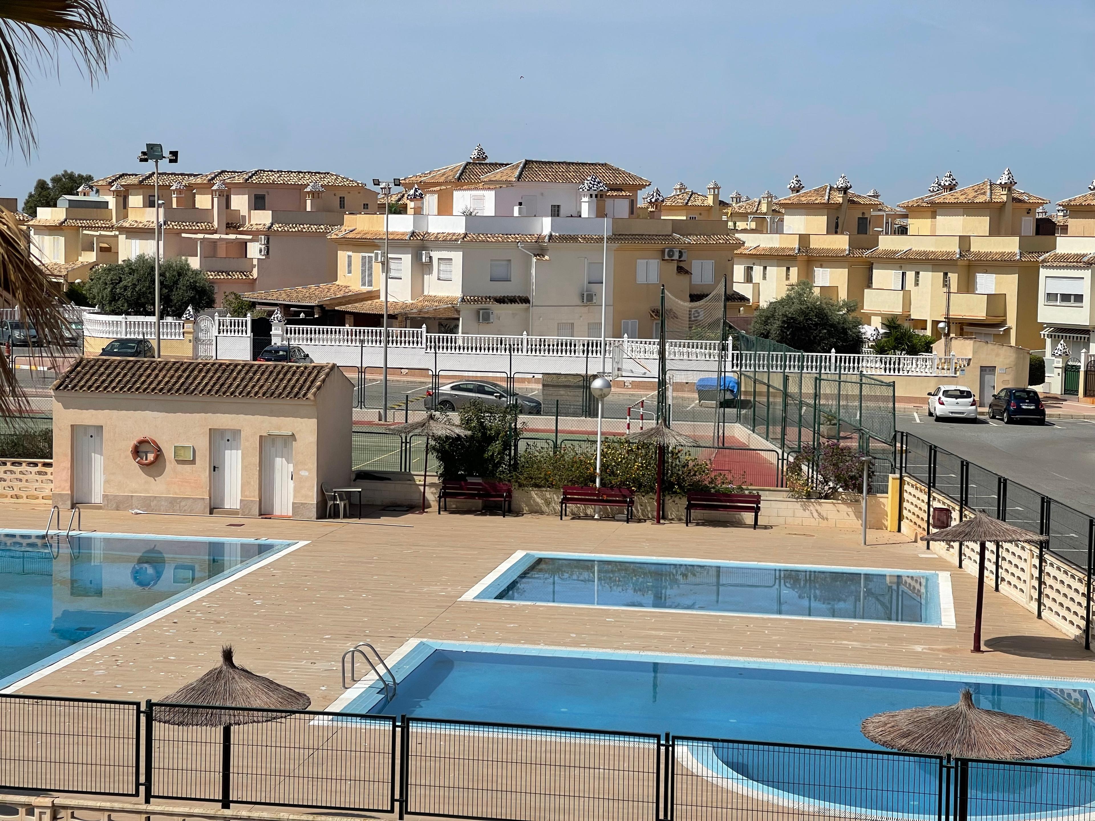 Casa Adosada en Venta en C. Monte de Sta. Pola - 2