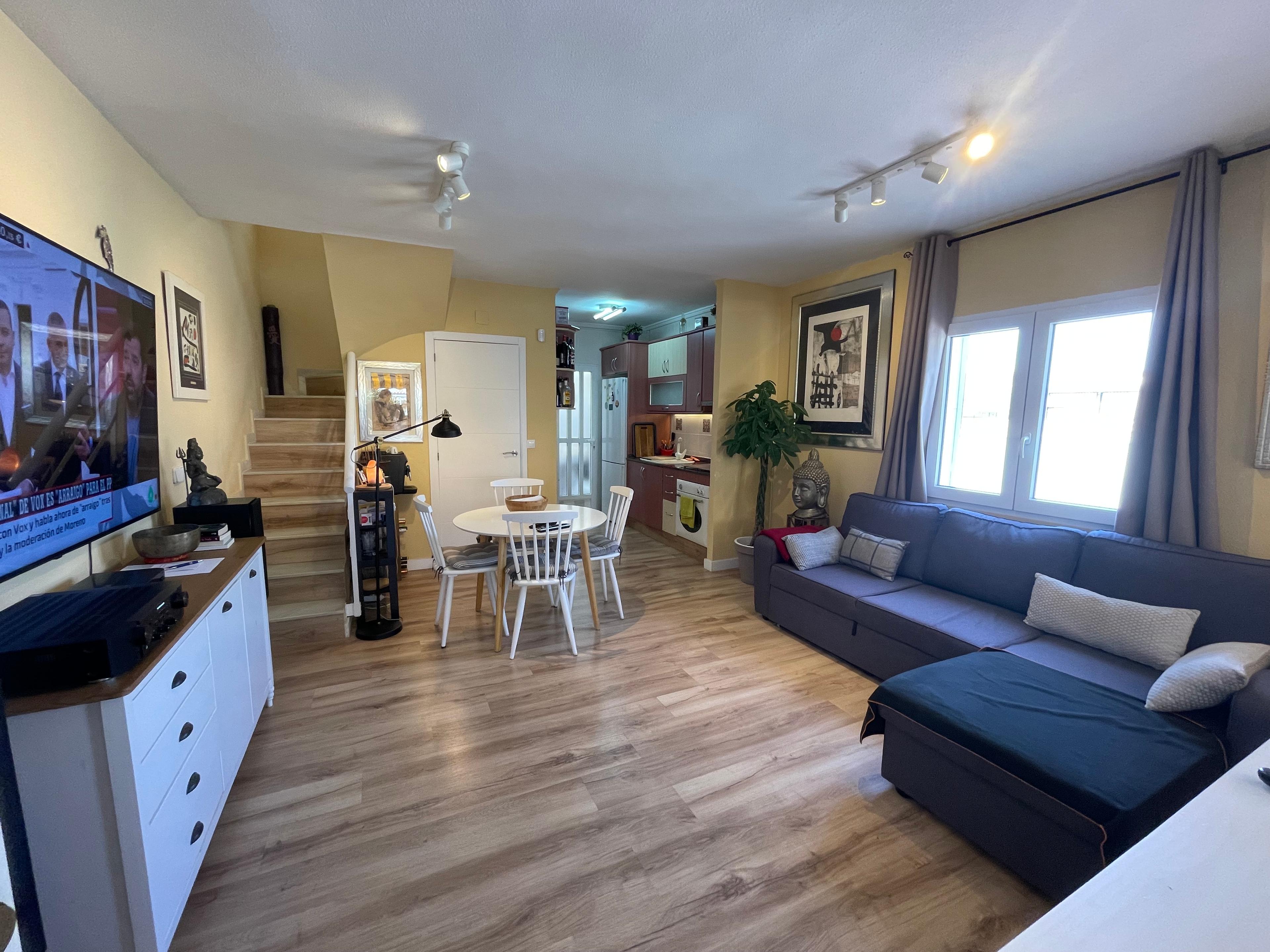 Casa Adosada en Venta en C. Monte de Sta. Pola - 11