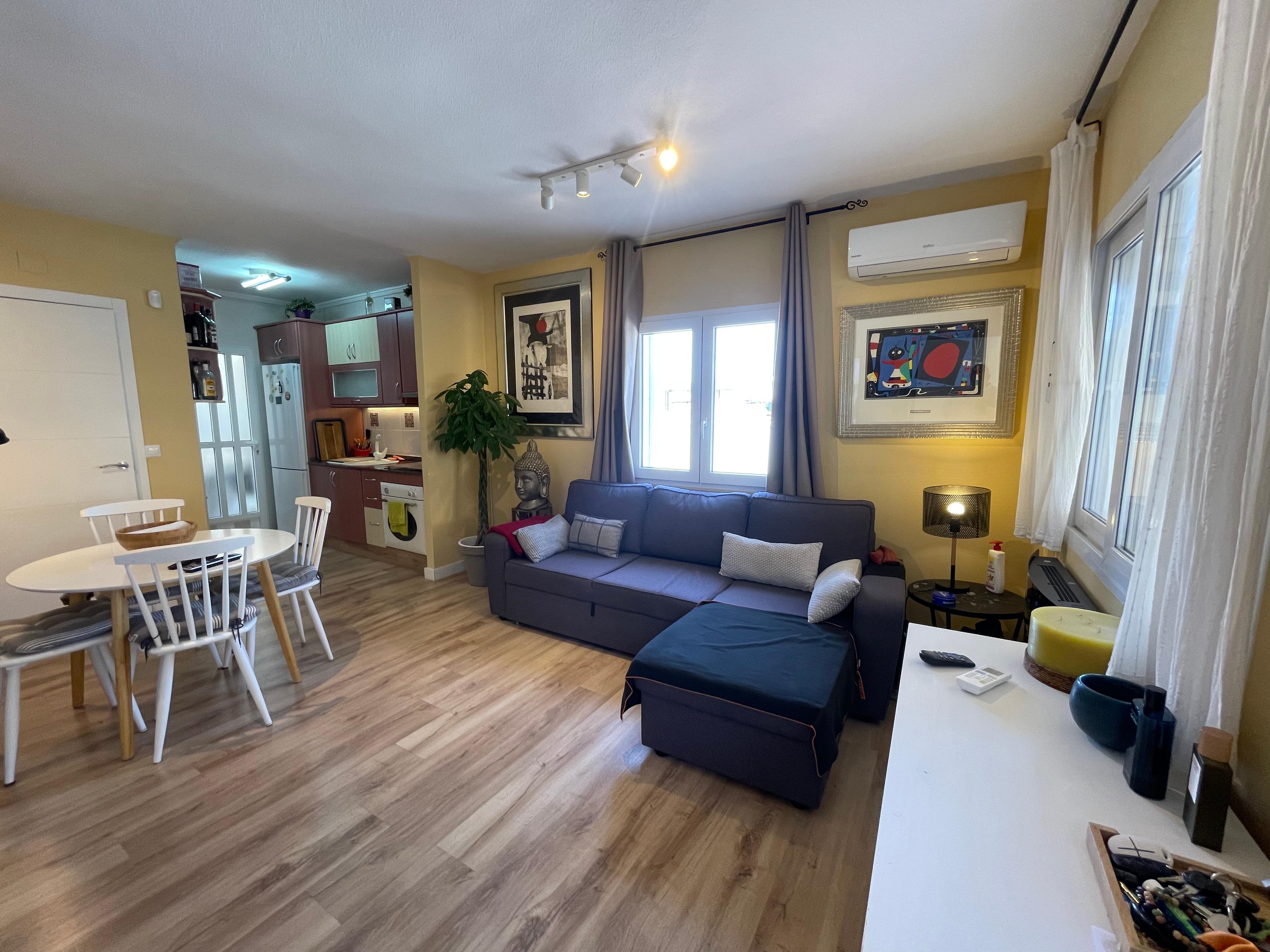 Casa Adosada en Venta en C. Monte de Sta. Pola - 12