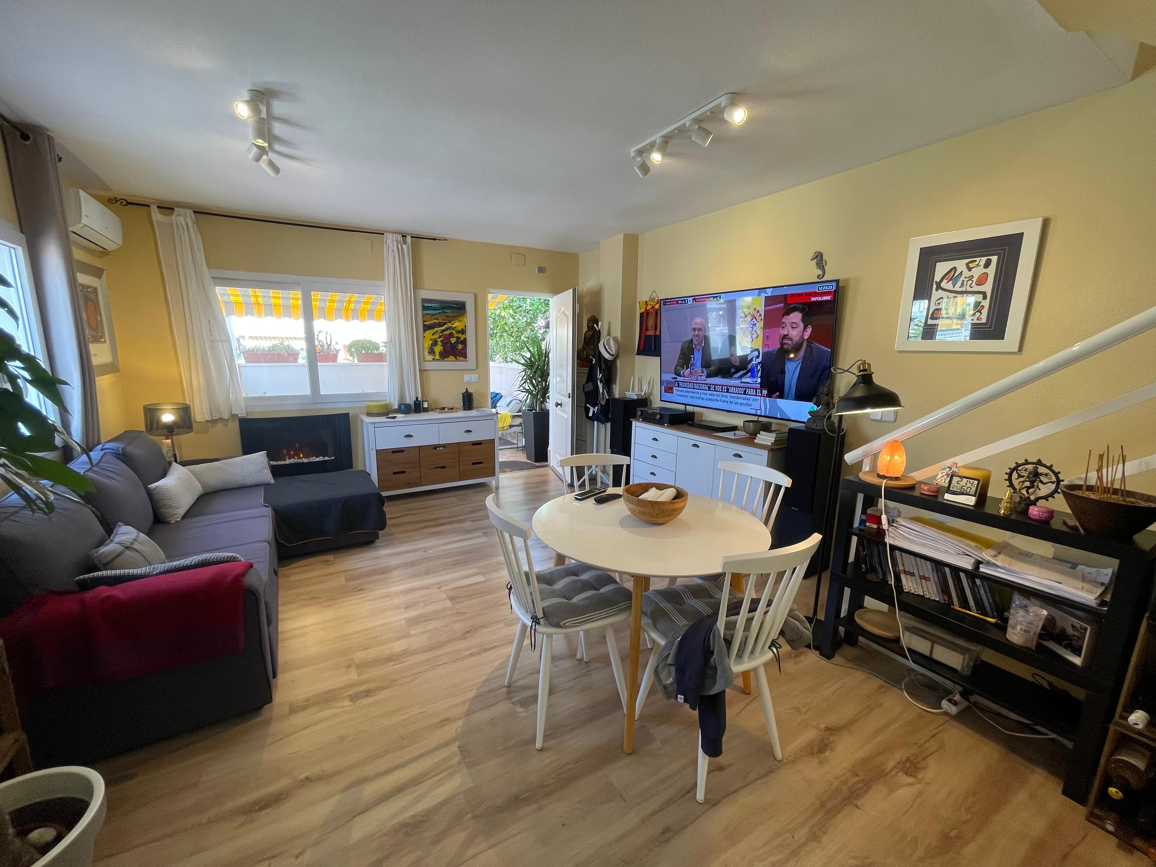 Casa Adosada en Venta en C. Monte de Sta. Pola - 13