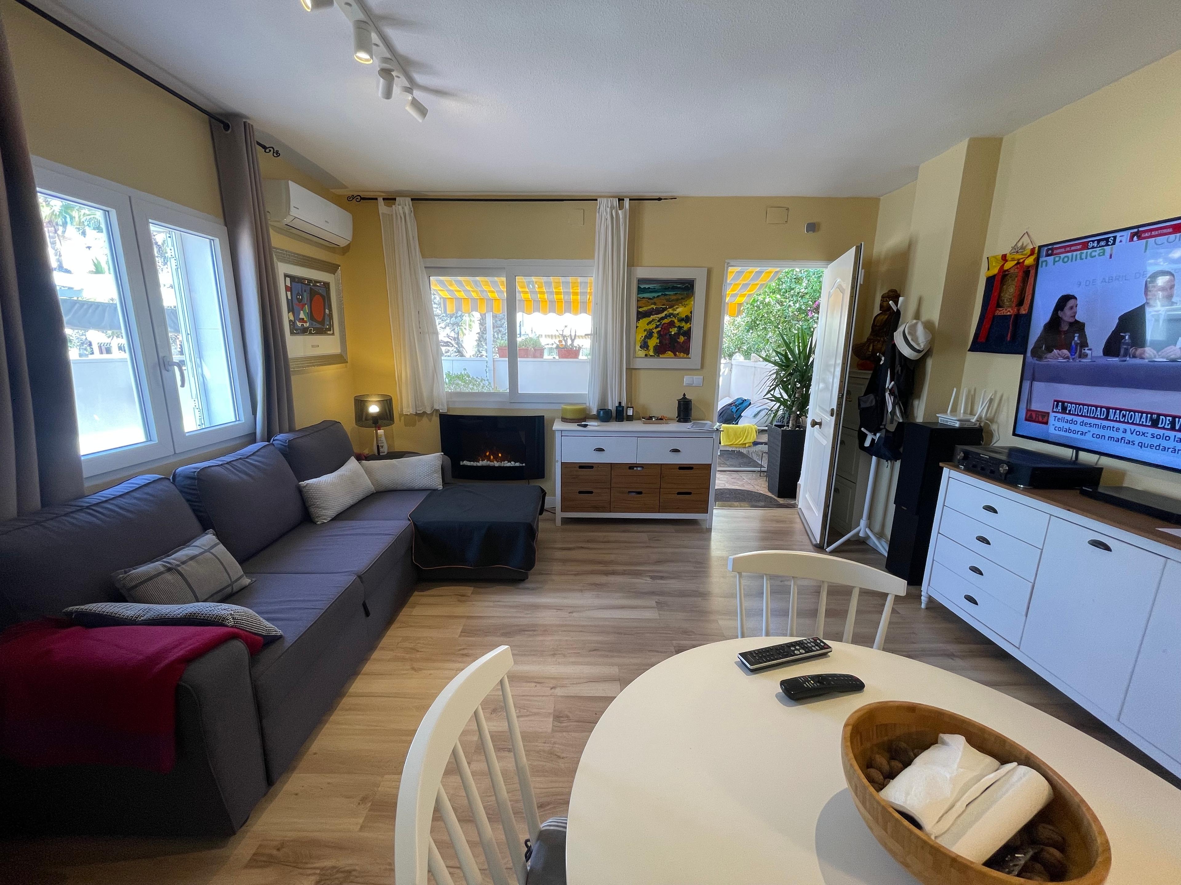 Casa Adosada en Venta en C. Monte de Sta. Pola - 17