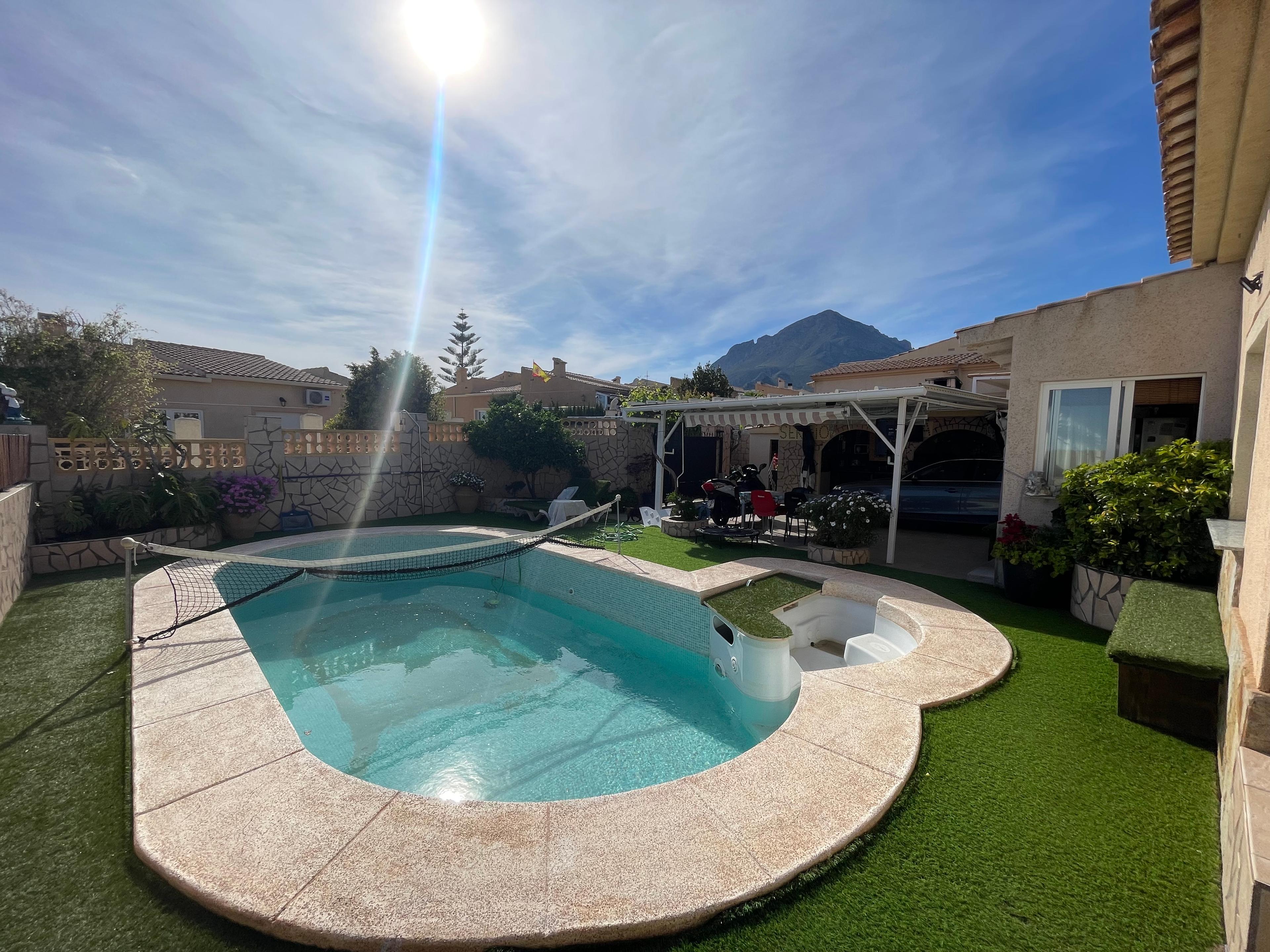 Casa en Venta en Carrer Llevant - 2