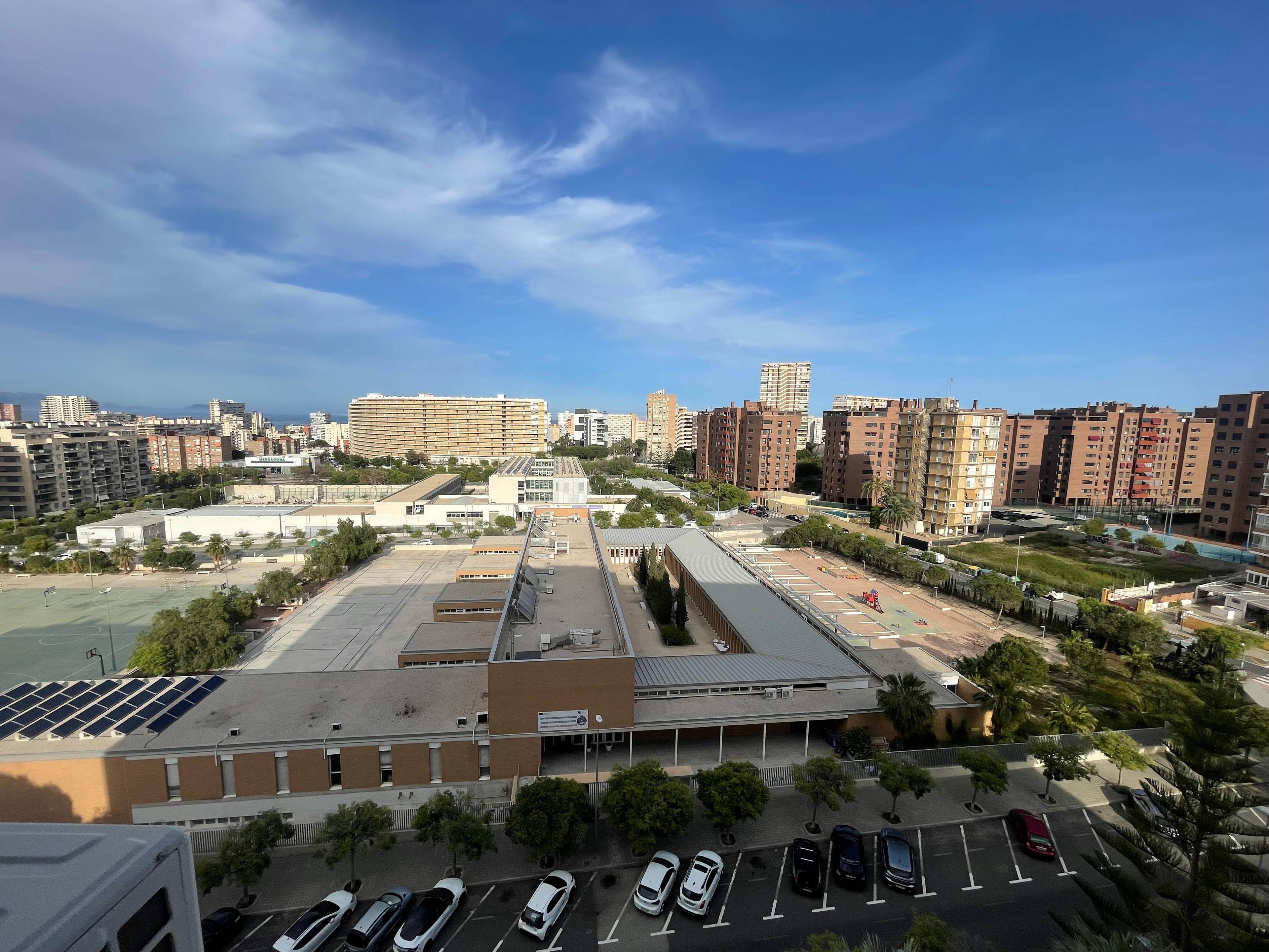 Piso en Venta en Carrer Catedratic Abelardo Rigual - 13