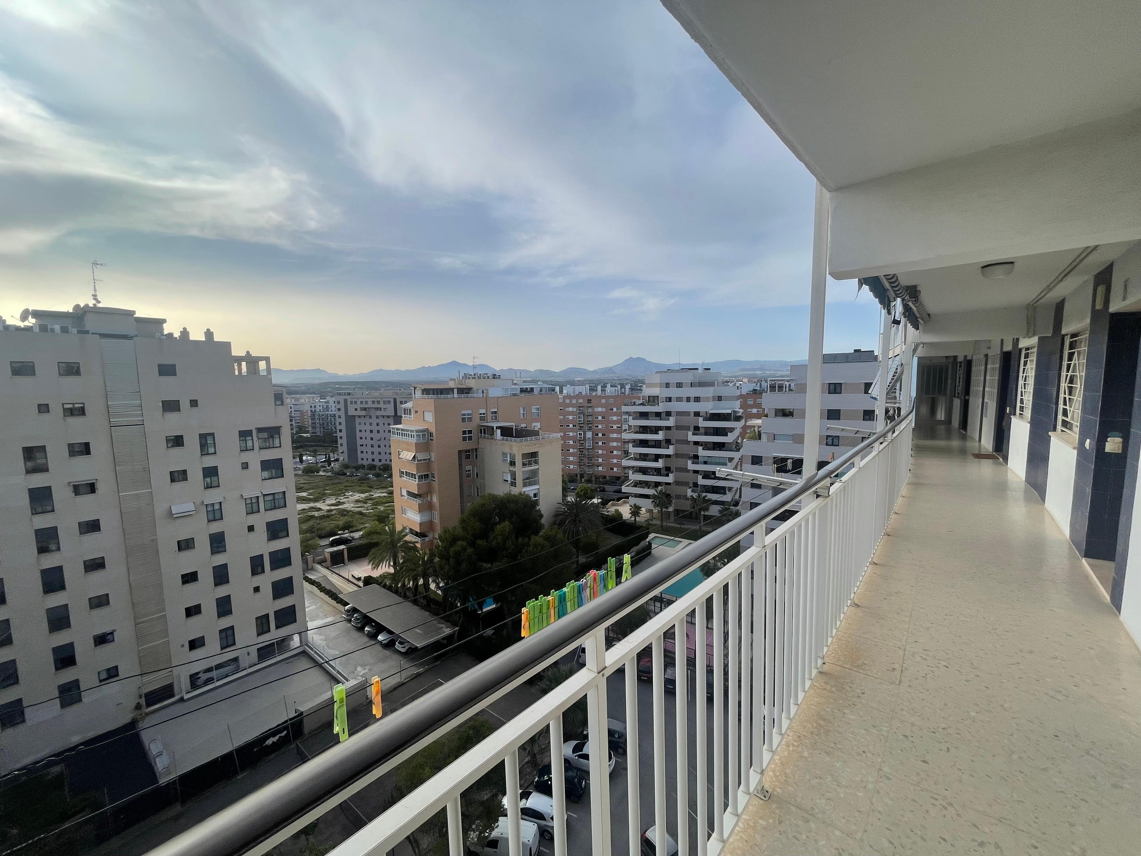 Piso en Venta en Carrer Catedratic Abelardo Rigual - 14