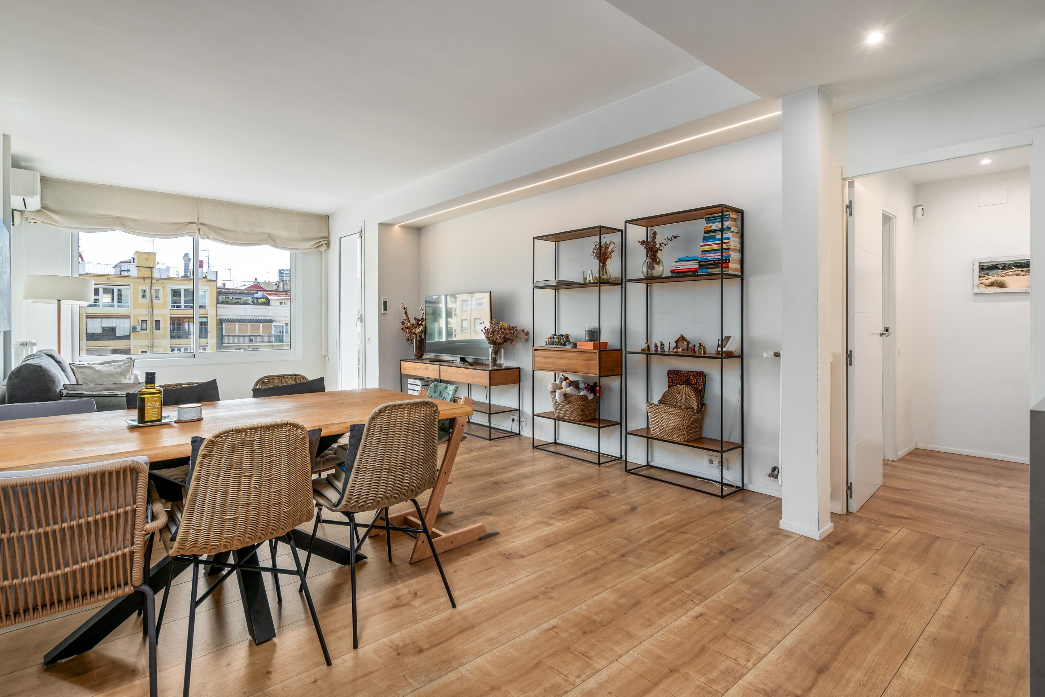 Piso en Venta en Carrer de Villarroel - 1