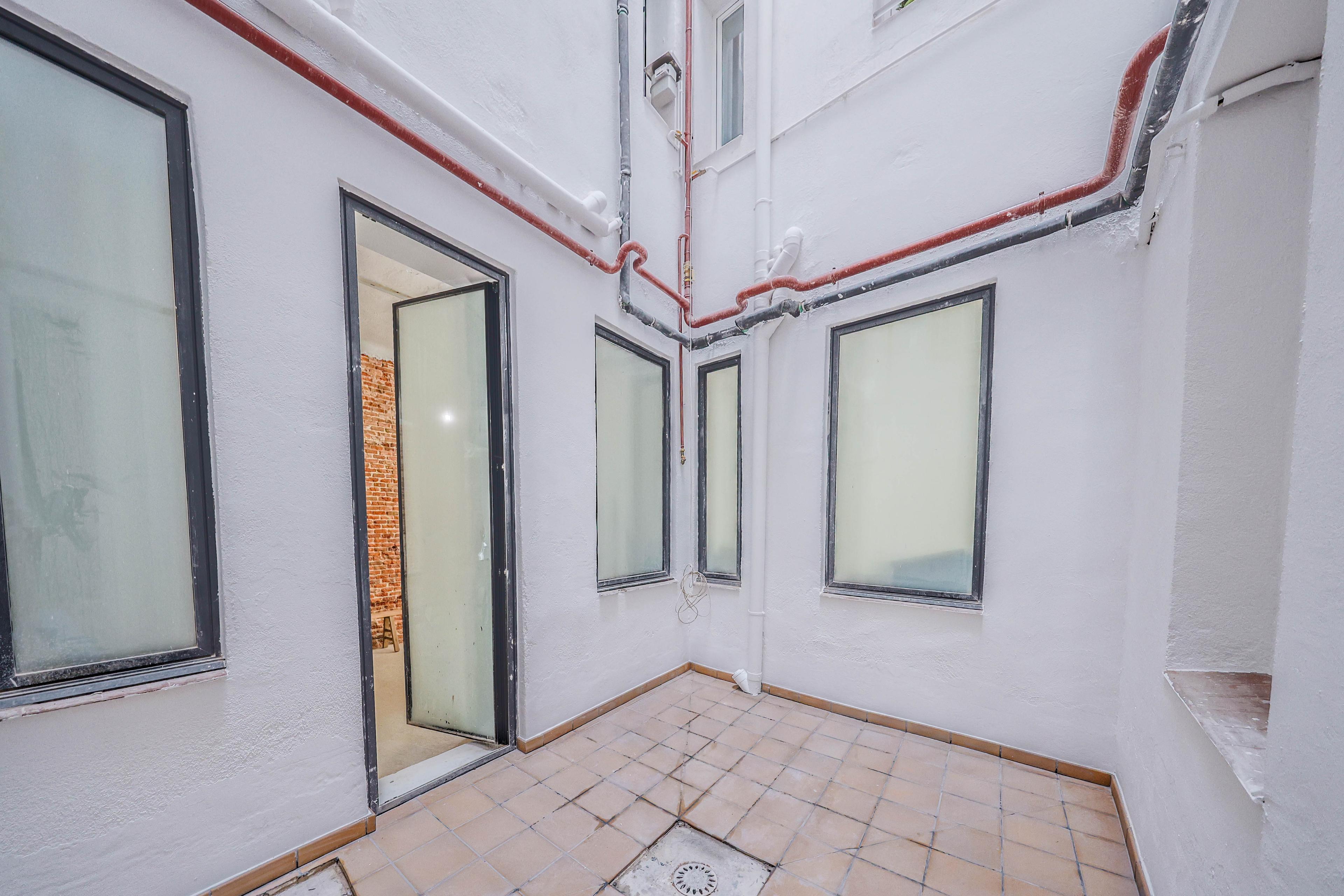 Local Comercial en Alquiler en Calle de García de Paredes - 22