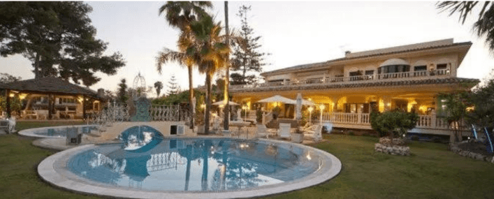 Villa en Venta - Calle los Lirios - 2