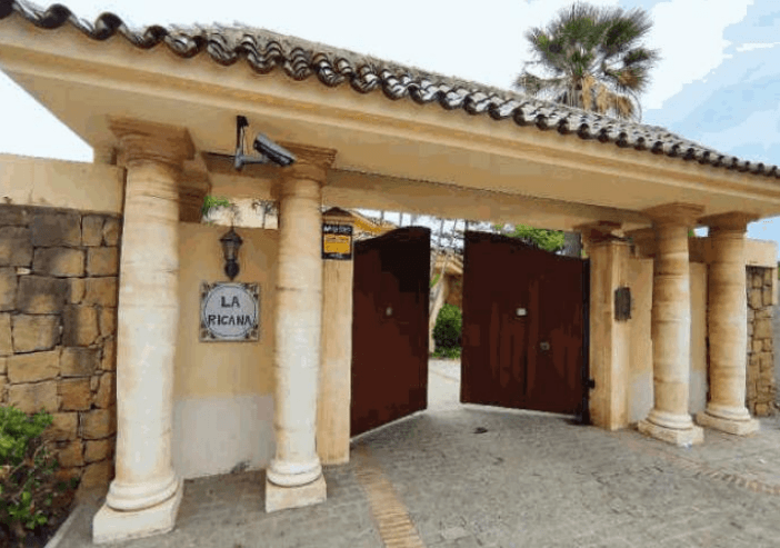 Villa en Venta - Calle los Lirios - 8