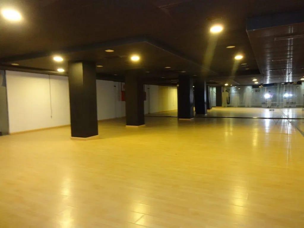 Local en Venta en Carrer Francesc de Vinatea - 18