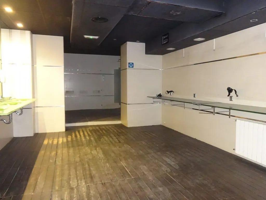 Local en Venta en Carrer Francesc de Vinatea - 10