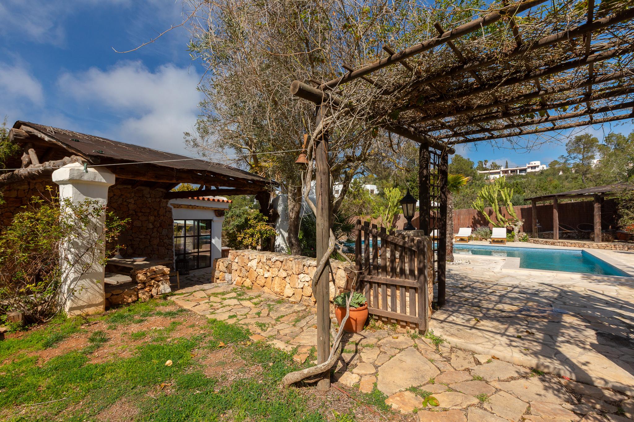 Villa en Venta en Carretera Ei-651 - 12