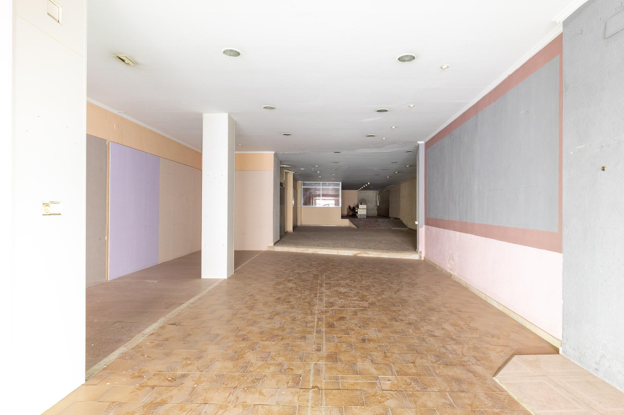 Local en Alquiler en Carrer del Duc de Llíria - 28