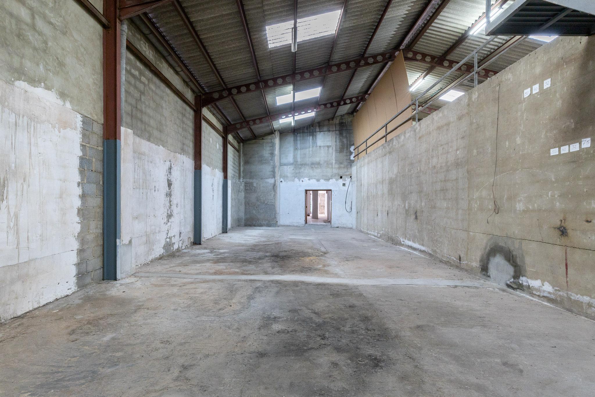 Local en Alquiler en Carrer del Duc de Llíria - 34