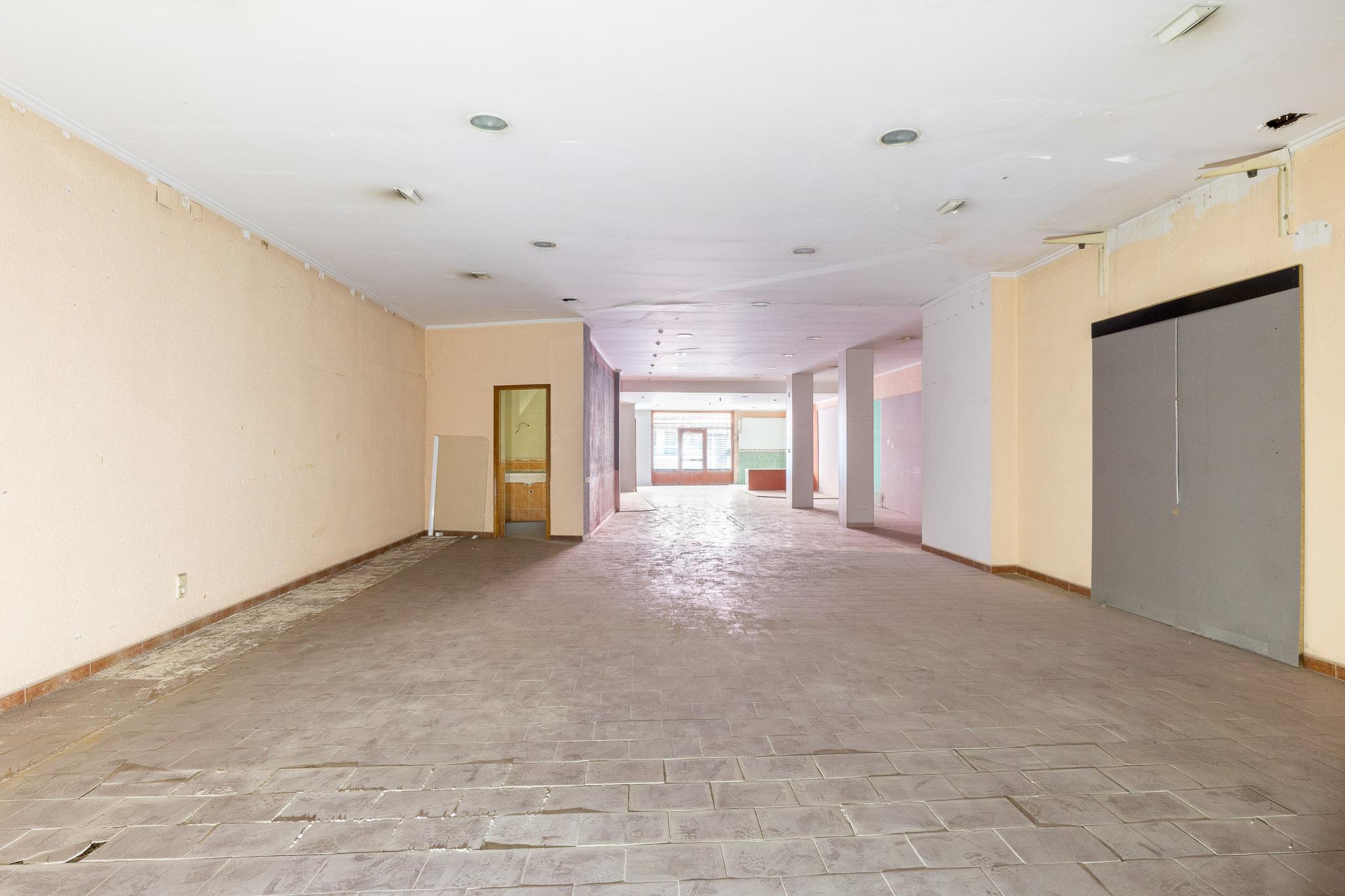 Local en Alquiler en Carrer del Duc de Llíria - 30