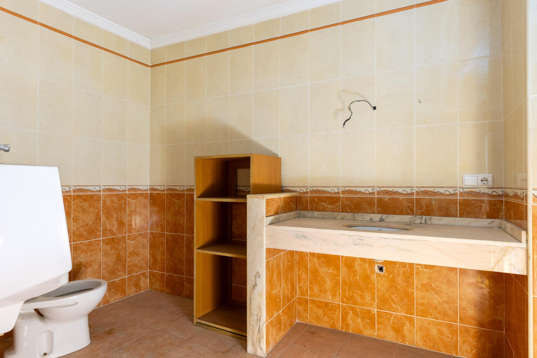 Local en Alquiler en Carrer del Duc de Llíria - 33