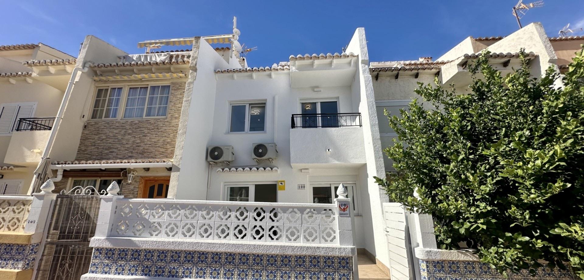 Casa Adosada en Venta en Av. de Torrevieja - 4