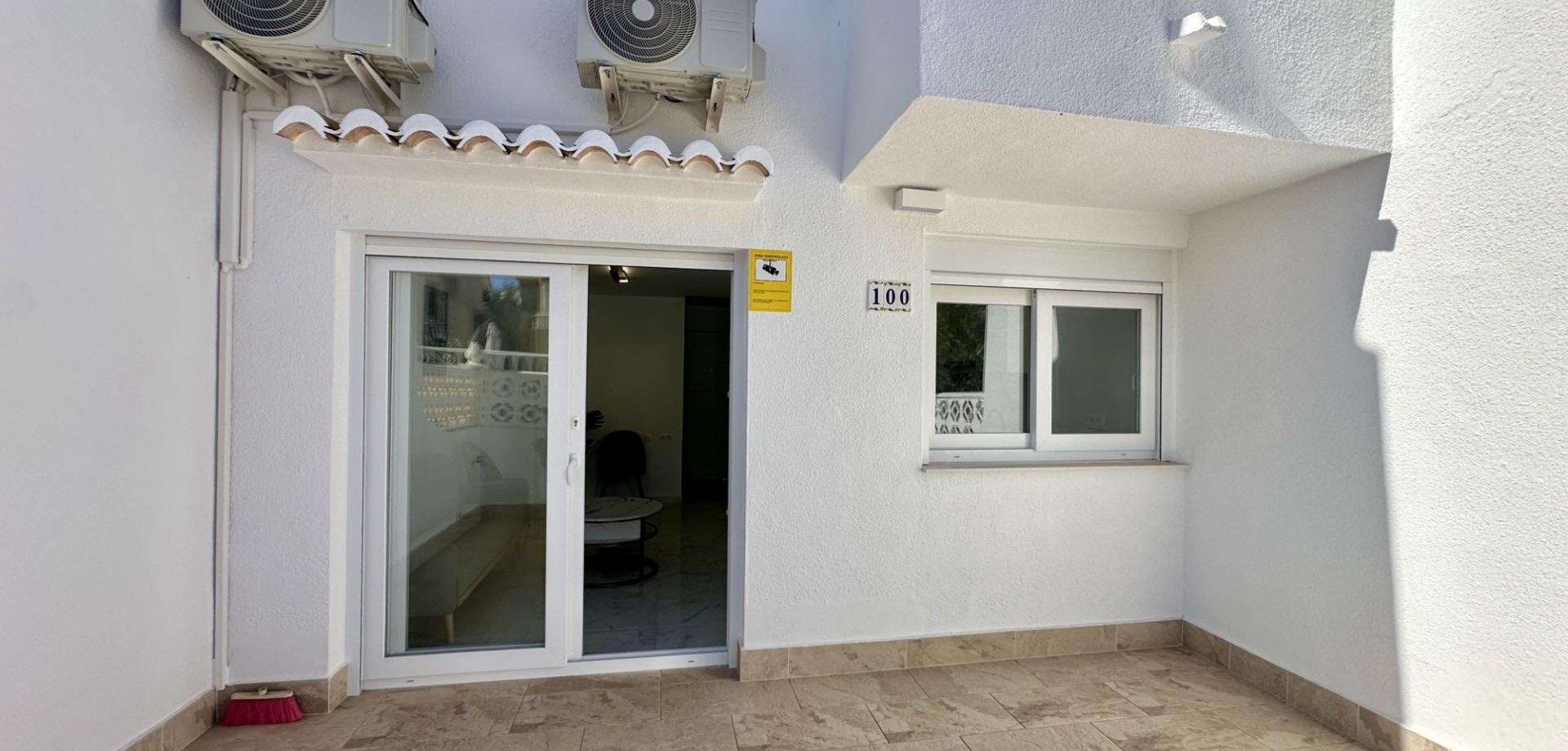 Casa Adosada en Venta en Av. de Torrevieja - 11