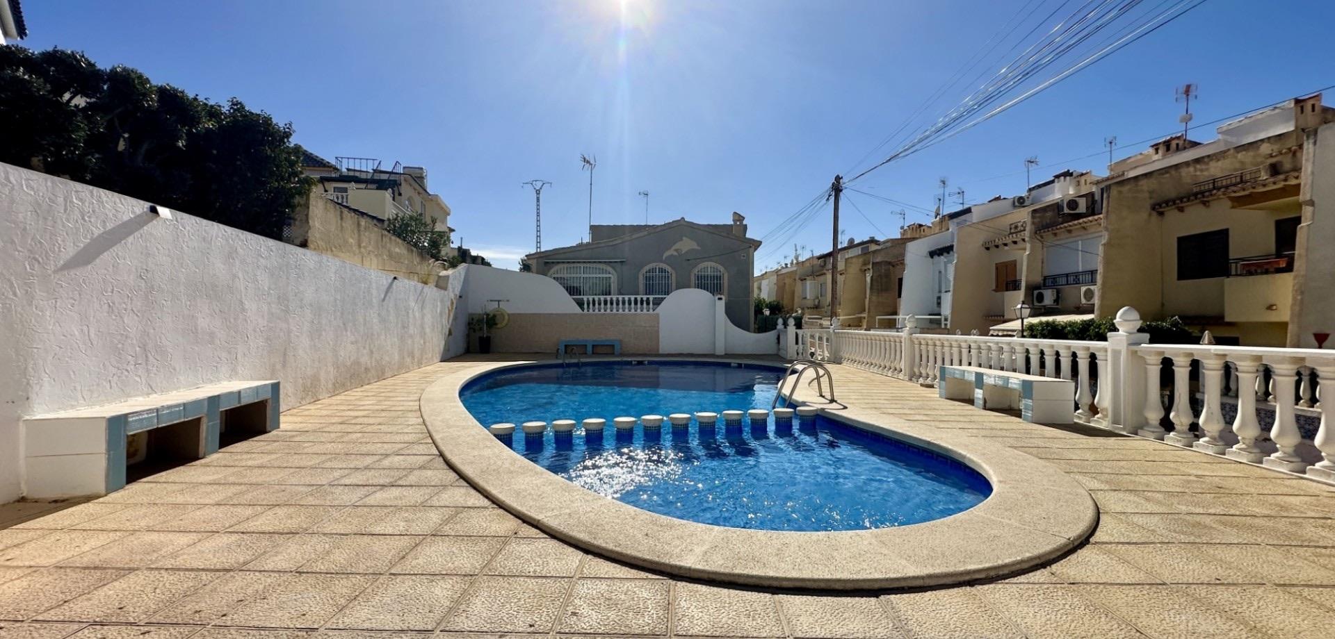 Casa Adosada en Venta en Av. de Torrevieja - 6