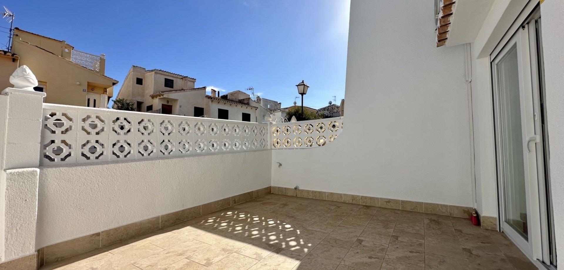 Casa Adosada en Venta en Av. de Torrevieja - 12