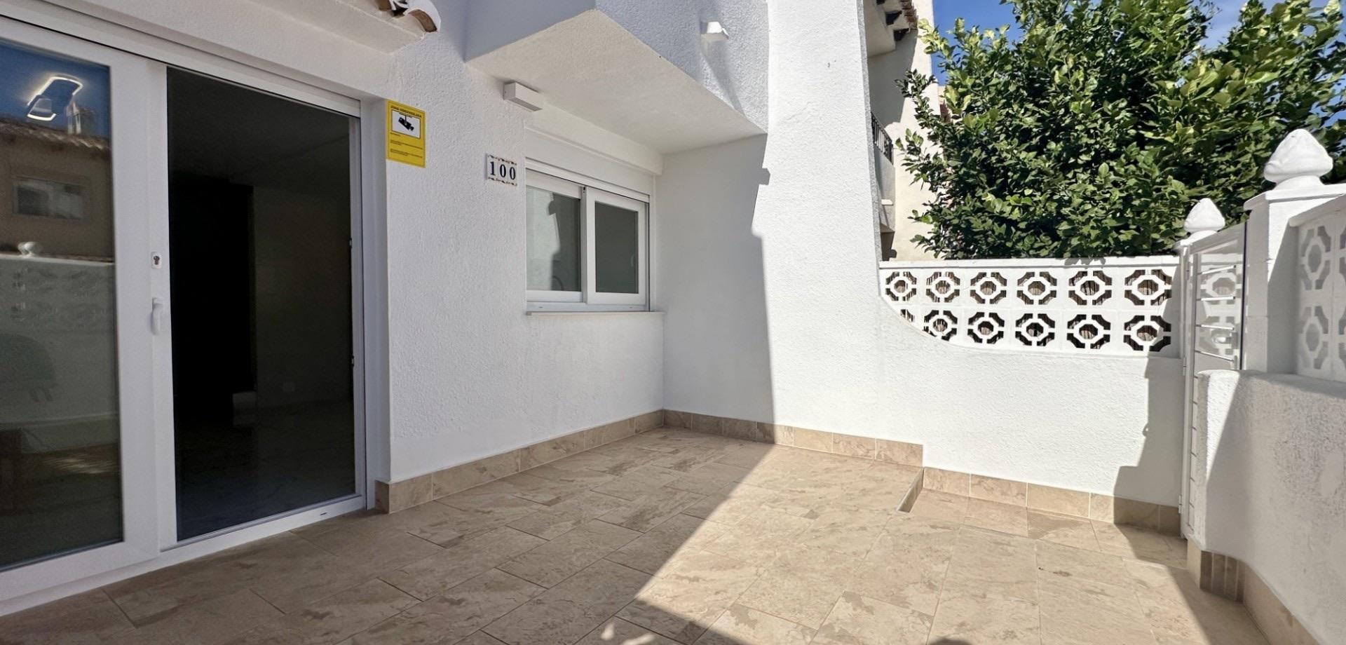Casa Adosada en Venta en Av. de Torrevieja - 13