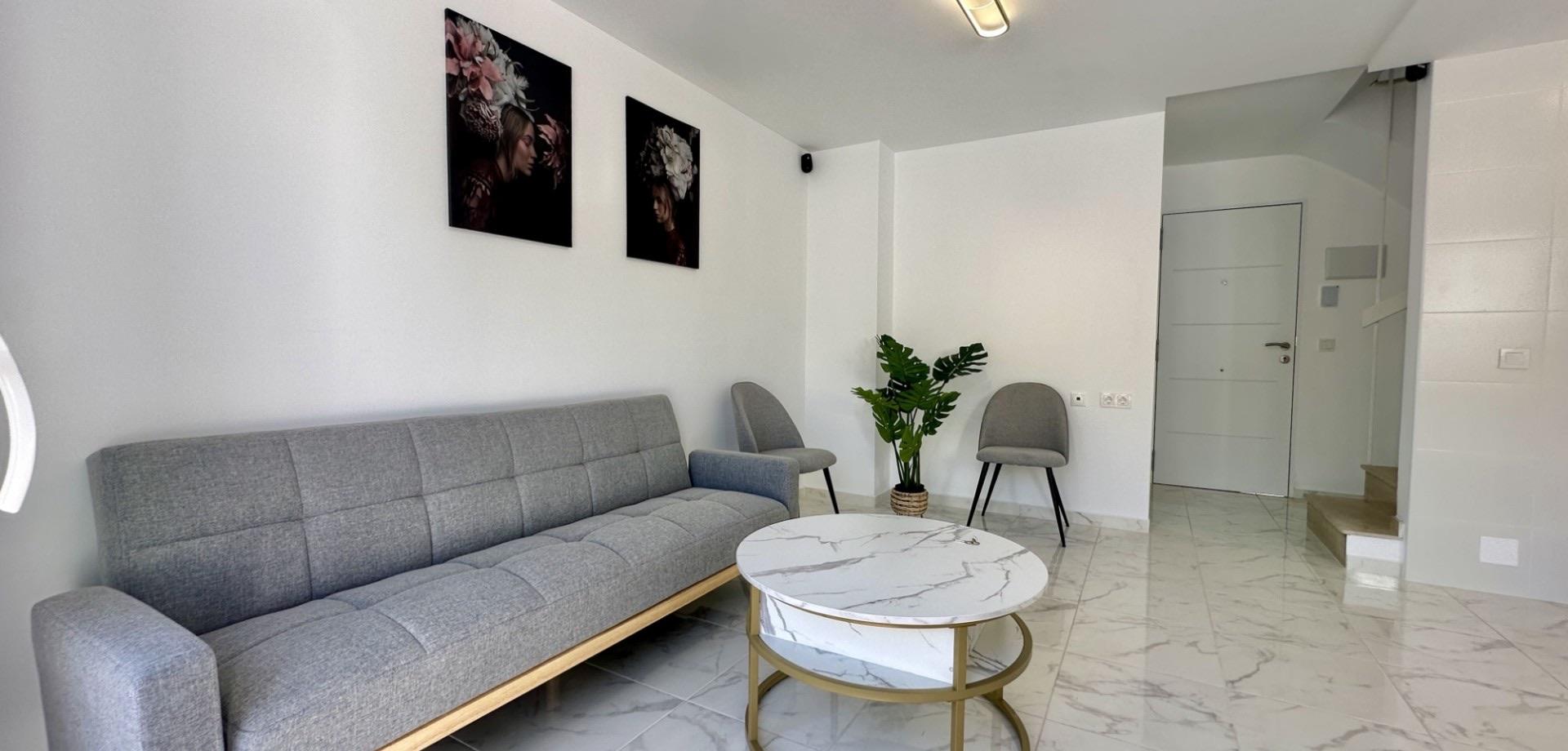 Casa Adosada en Venta en Av. de Torrevieja - 14