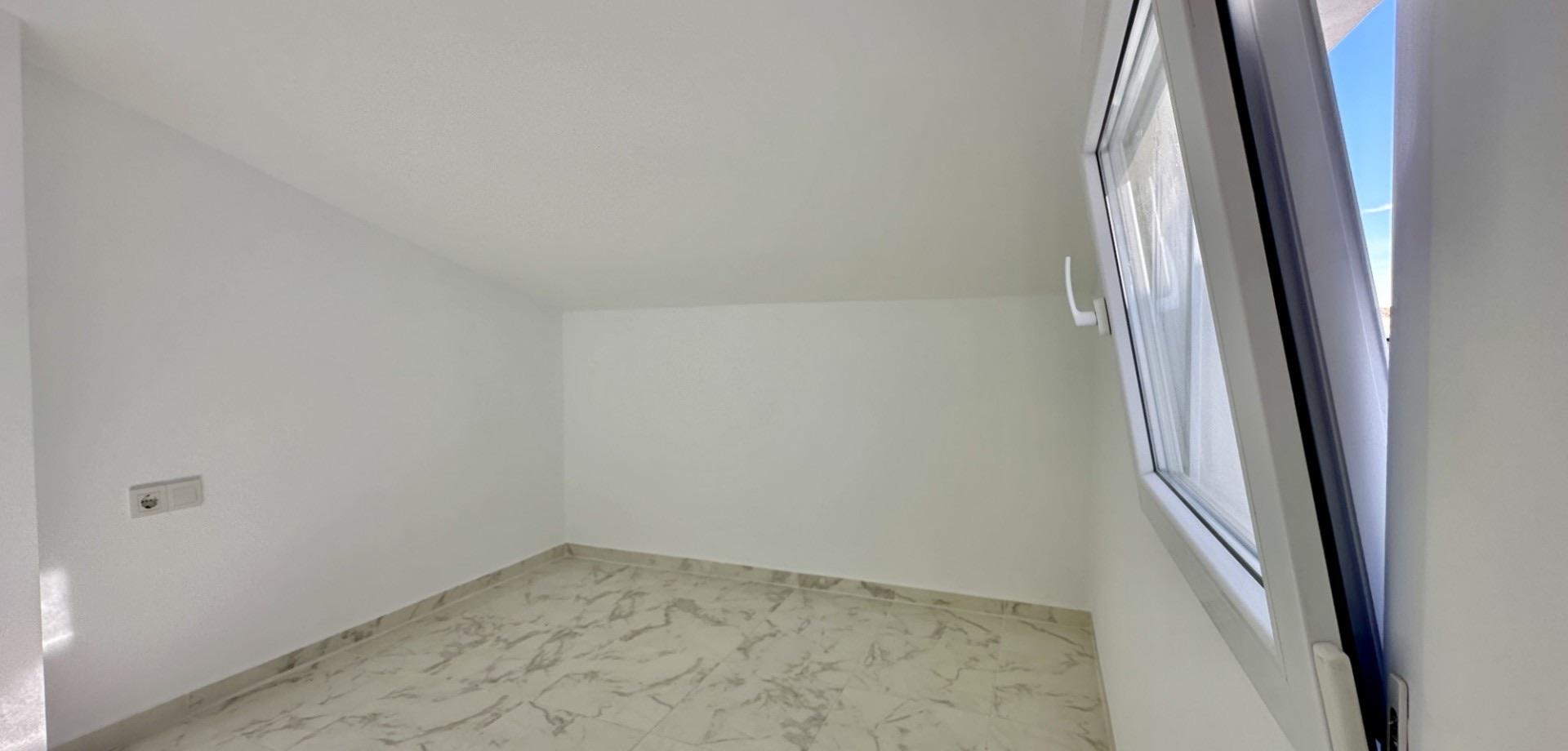 Casa Adosada en Venta en Av. de Torrevieja - 30