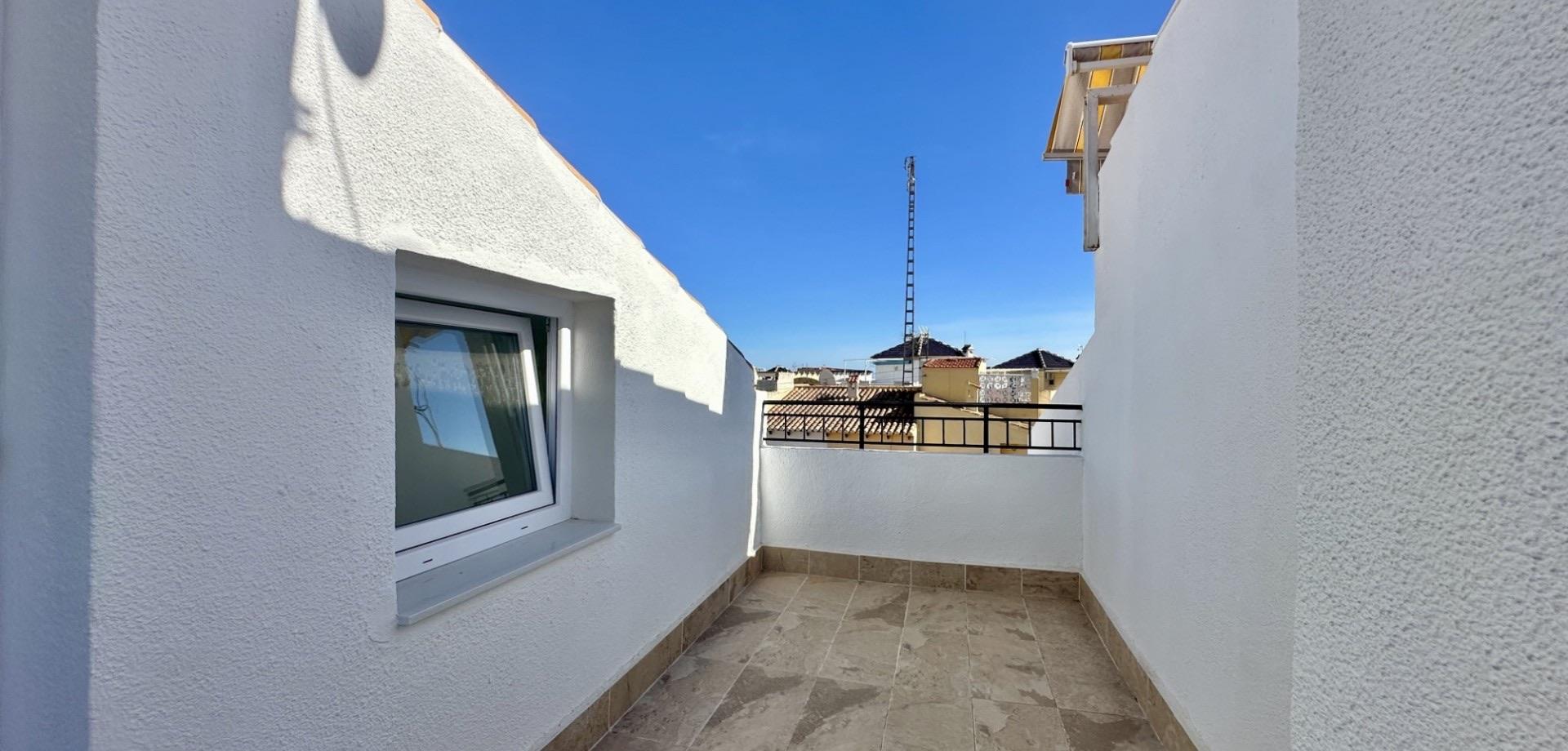 Casa Adosada en Venta en Av. de Torrevieja - 31