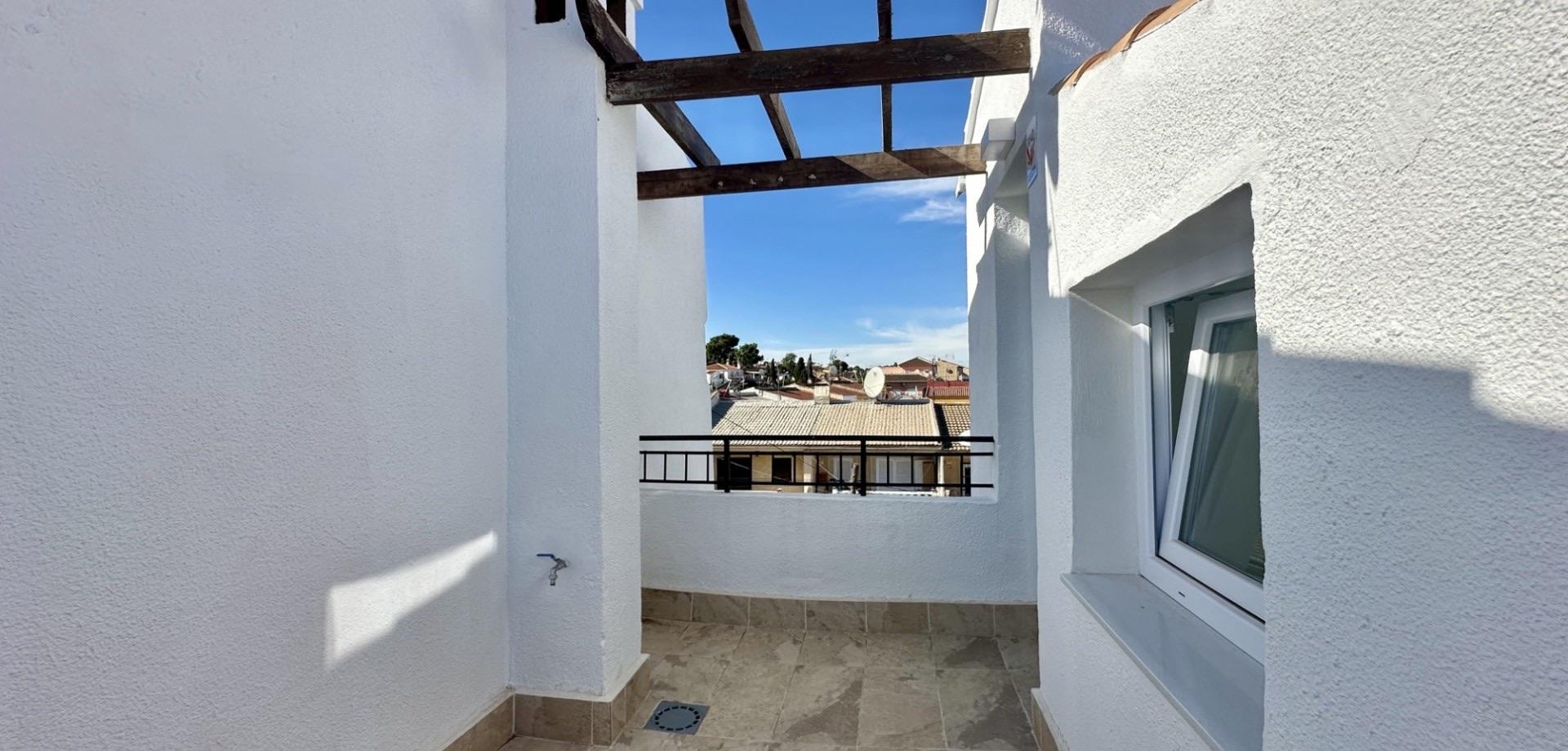 Casa Adosada en Venta en Av. de Torrevieja - 32