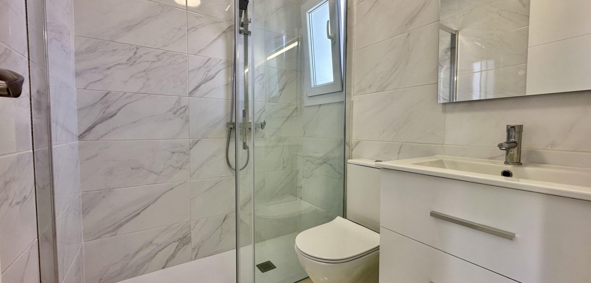 Casa Adosada en Venta en Av. de Torrevieja - 27