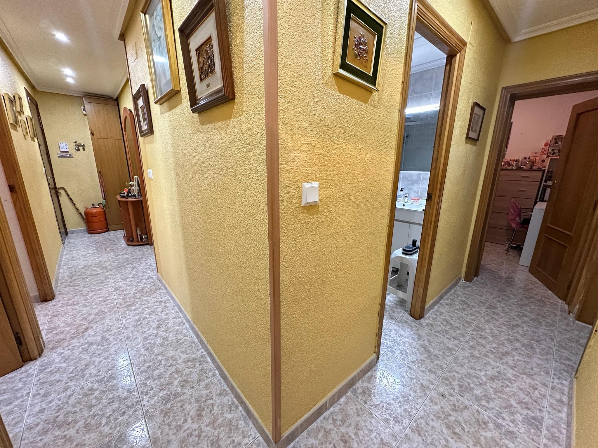 Piso en Venta - Calle Villa de Chiva - 13