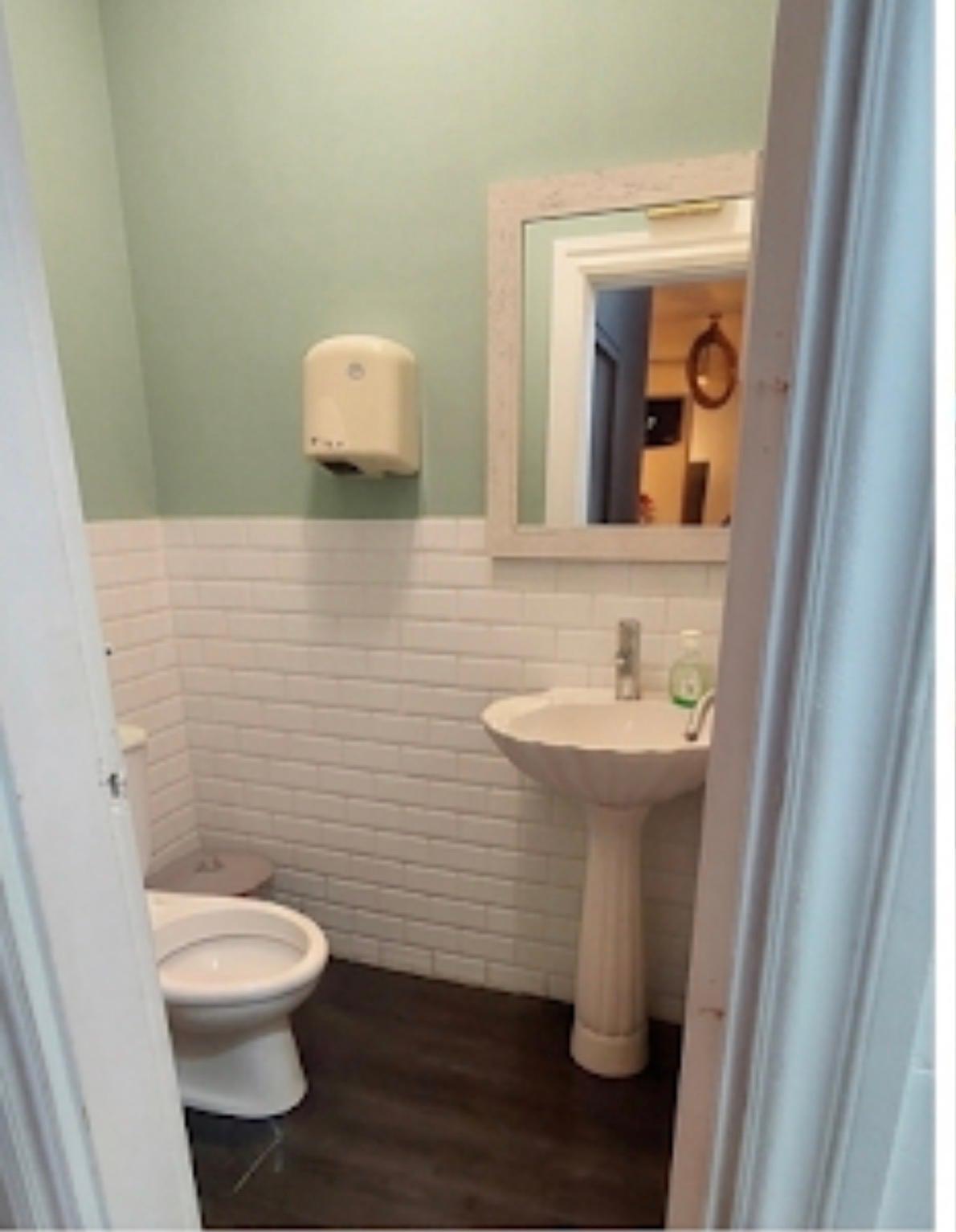 Traspaso de negocio - C. Armengual de la Mota - 6