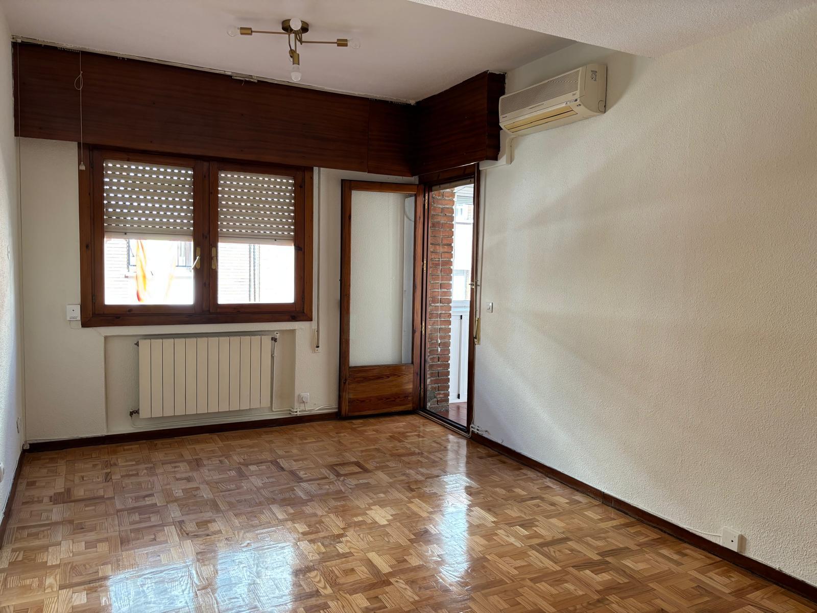 Piso en Alquiler en Calle de Alustante - 2