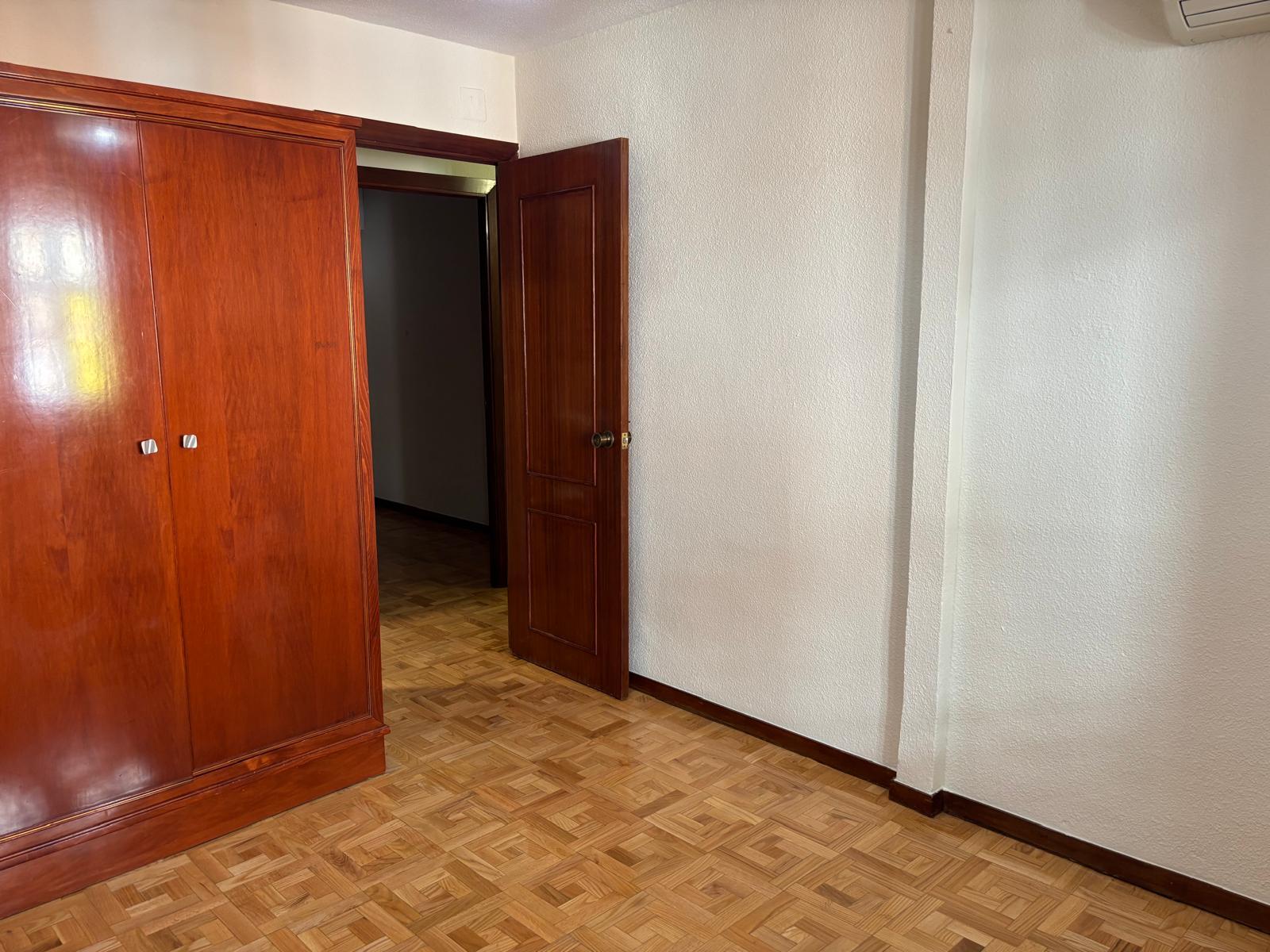 Piso en Alquiler en Calle de Alustante - 12