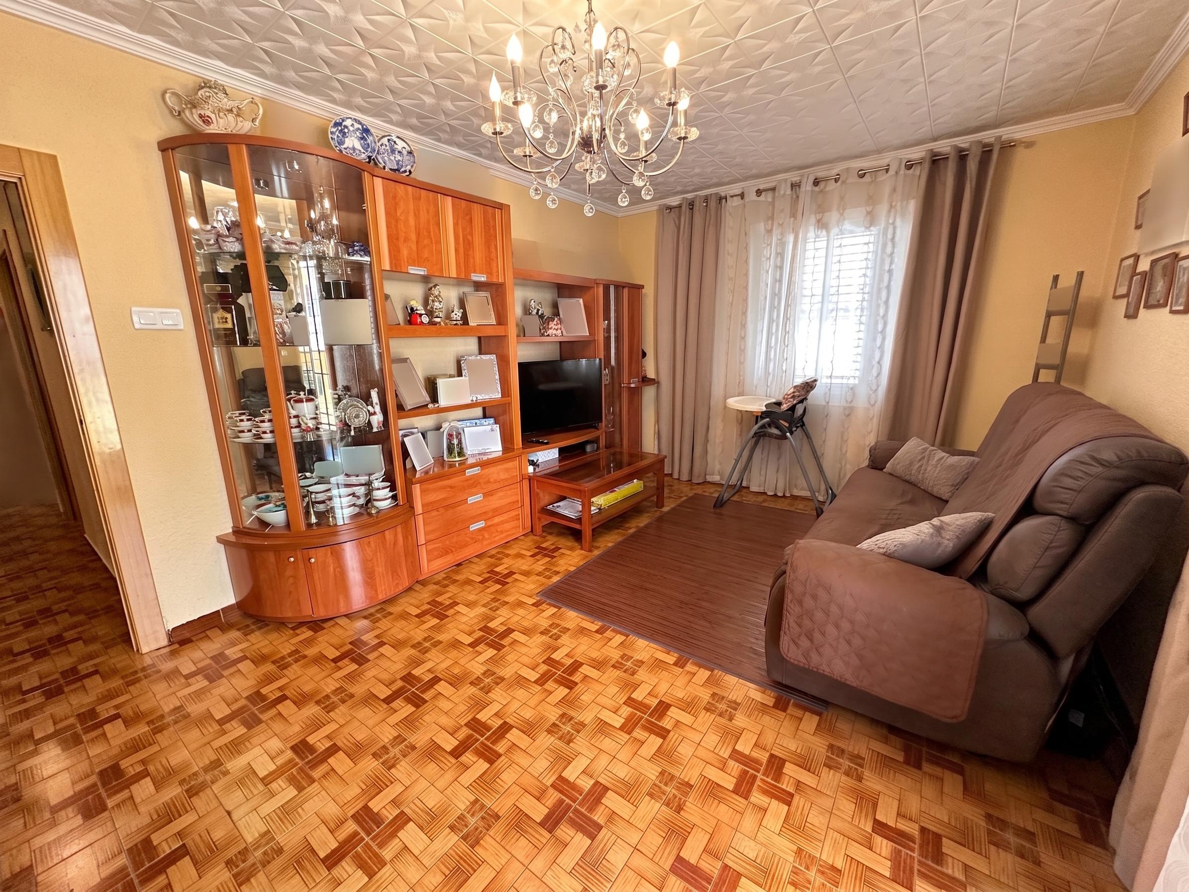 Piso en Venta en Calle Villa de Chiva - 1