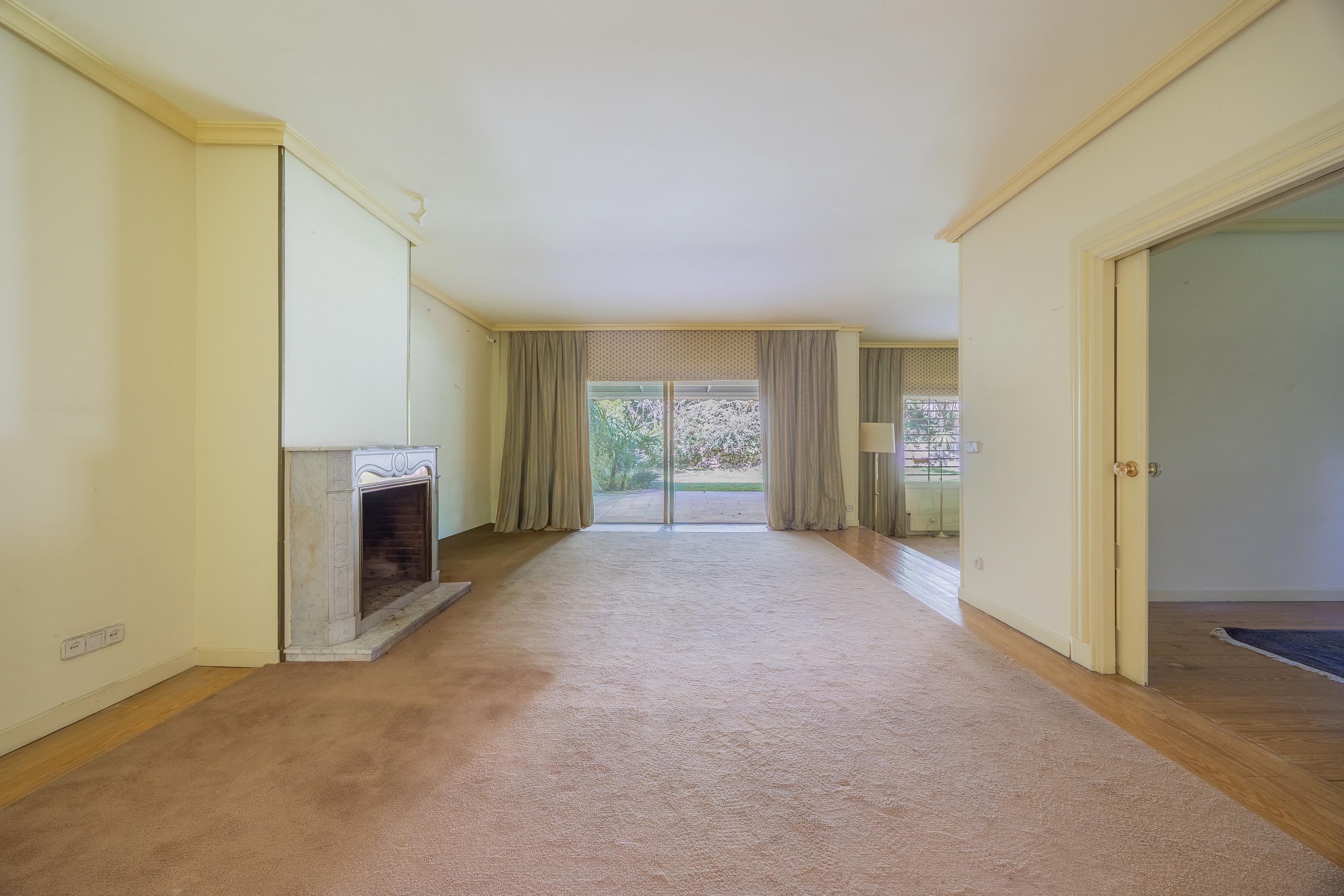 Semi-Detached Townhouse en Venta en C. de Fresnedillas - 1