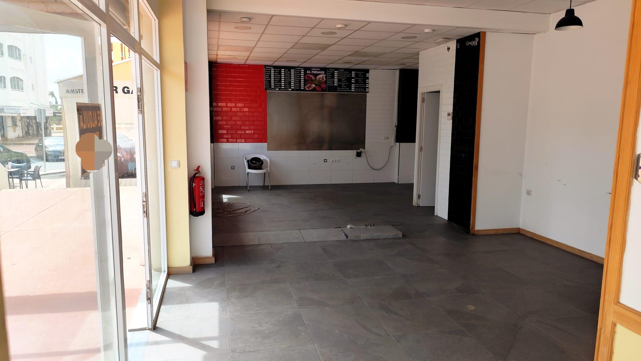Local en Venta en Calle Zodiaco - 4
