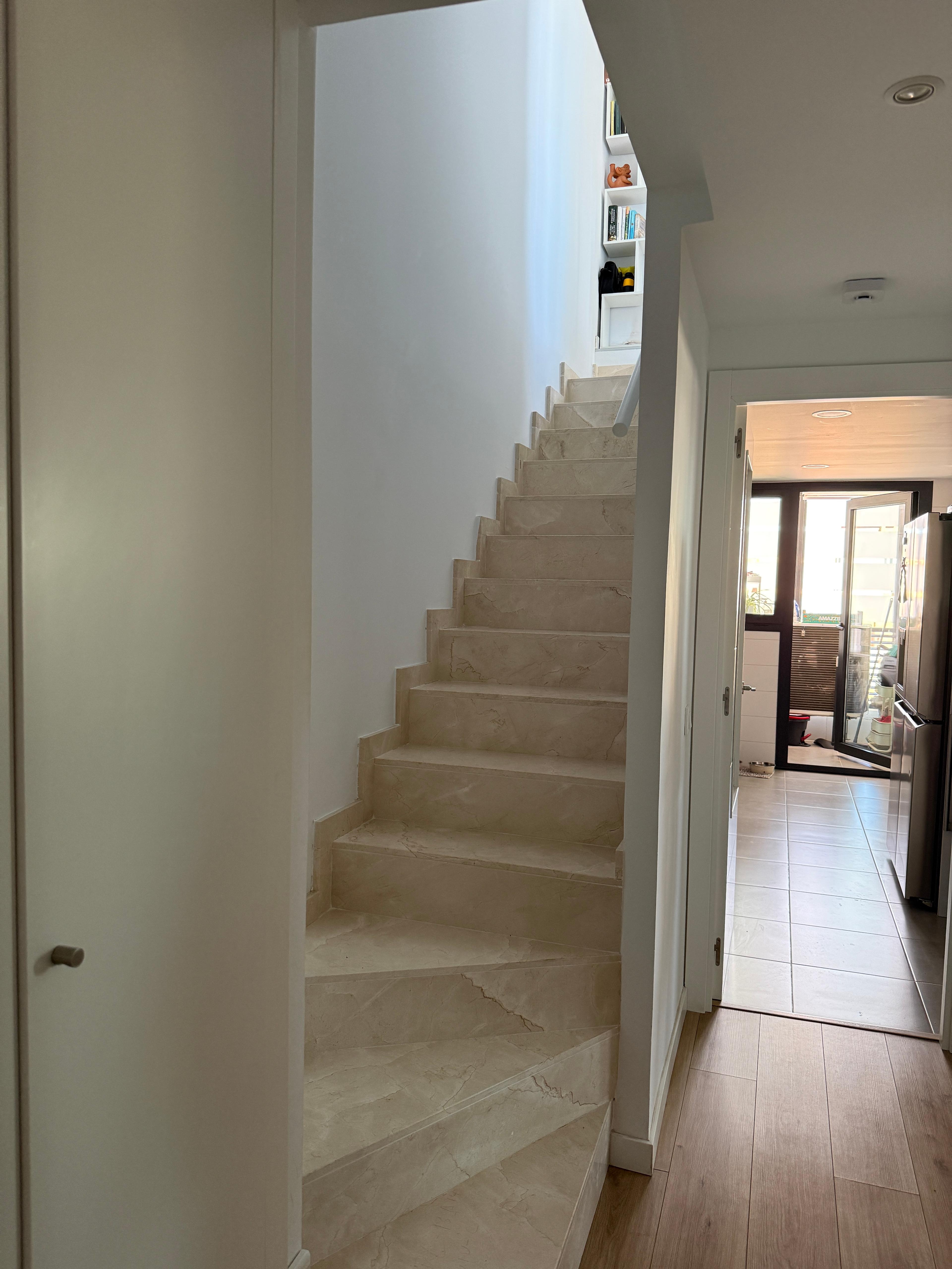 Piso en Alquiler en Calle del Pintor Sabater - 12