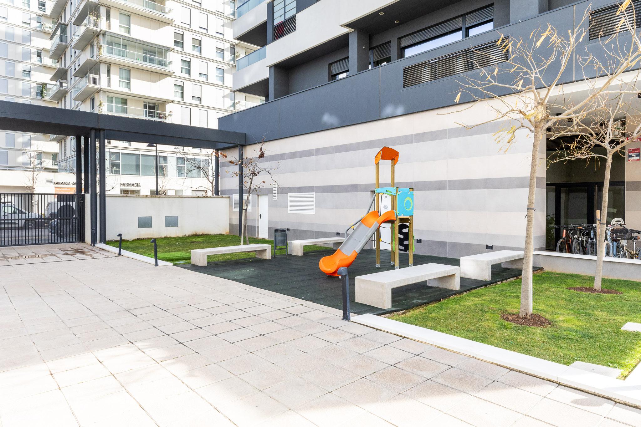 Piso en Alquiler en Calle del Pintor Sabater - 16