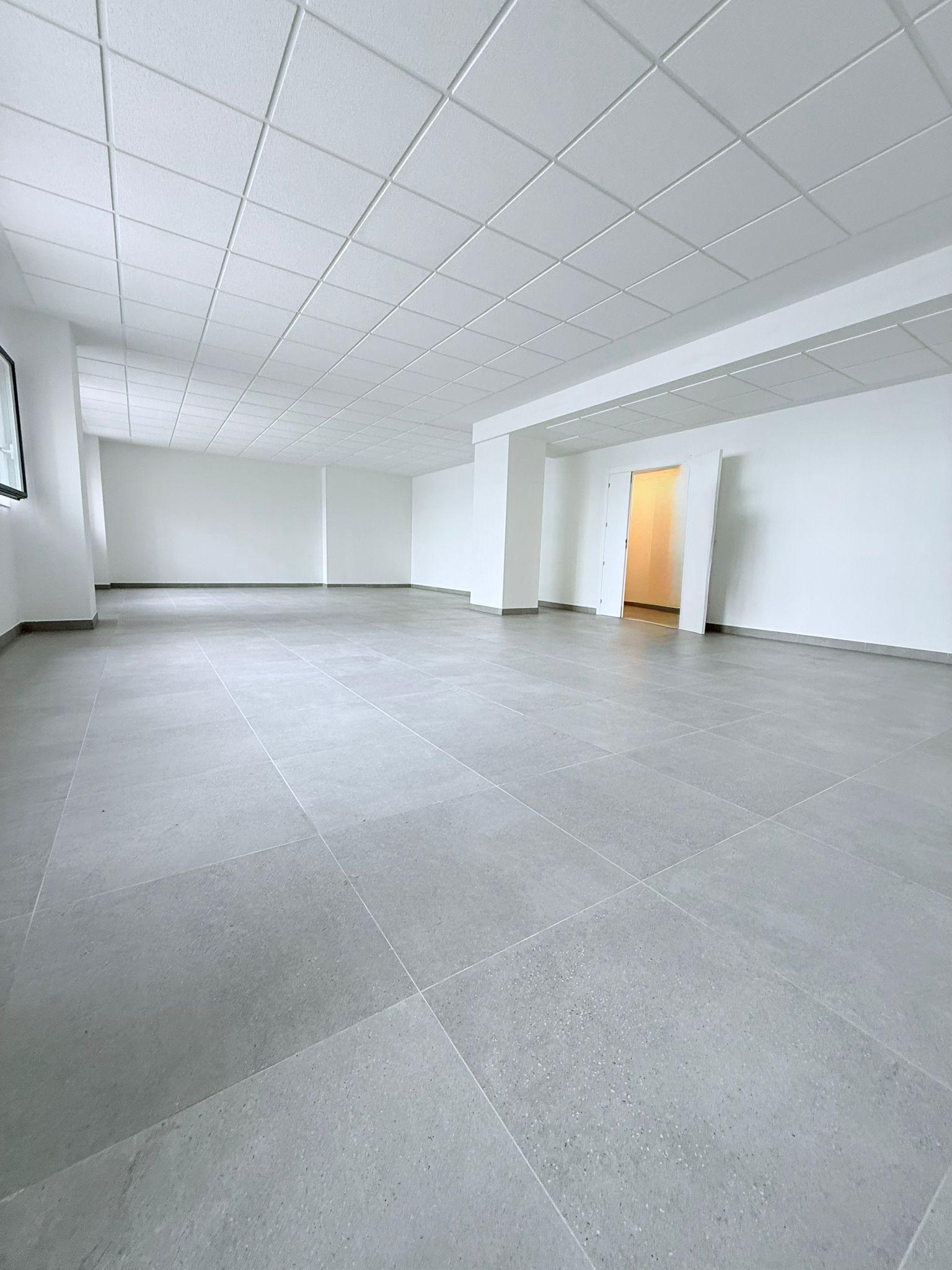 Oficina en Alquiler en Avenida de Palmas Altas - 3