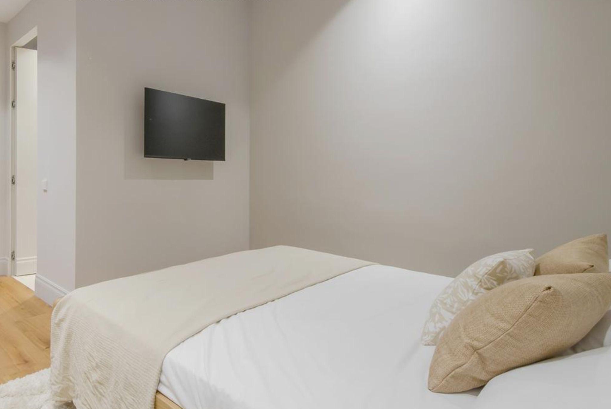 Piso en Venta en C. Miguel de Cervantes - 11