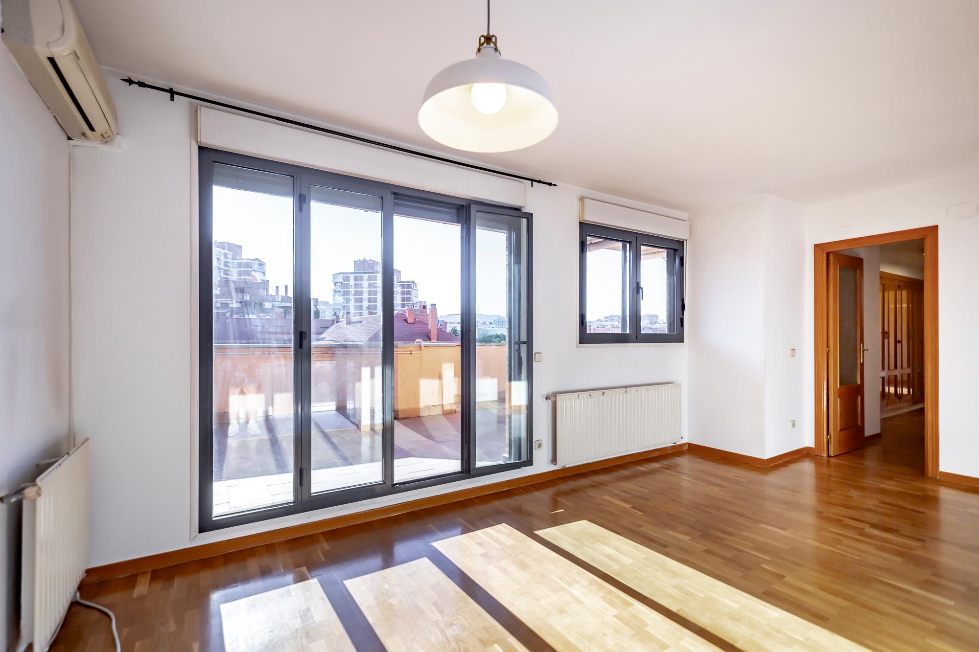 Ático en Alquiler - Calle de Rafael Bergamín - 8