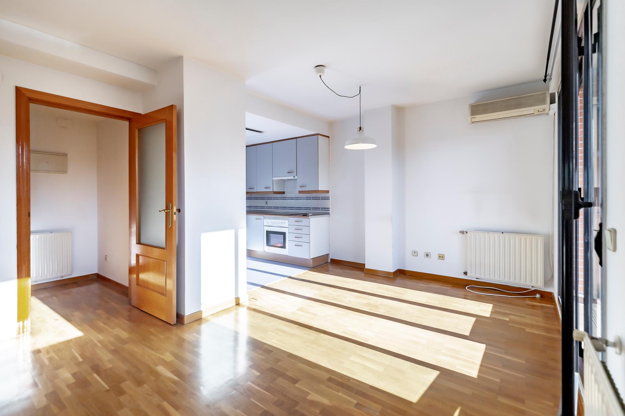 Ático en Alquiler - Calle de Rafael Bergamín - 15