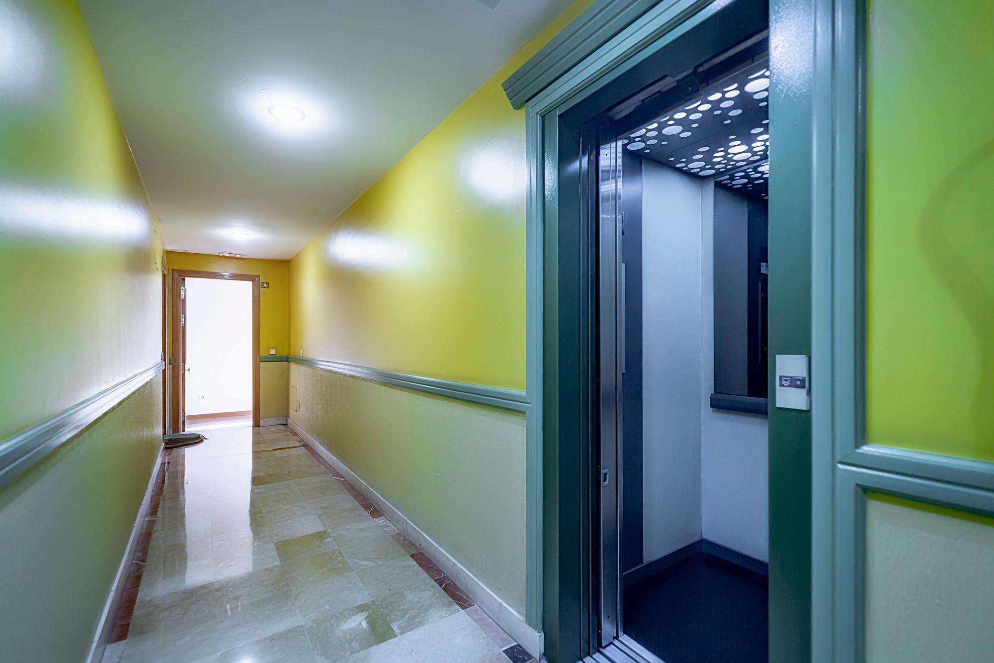 Ático en Alquiler - Calle de Rafael Bergamín - 41