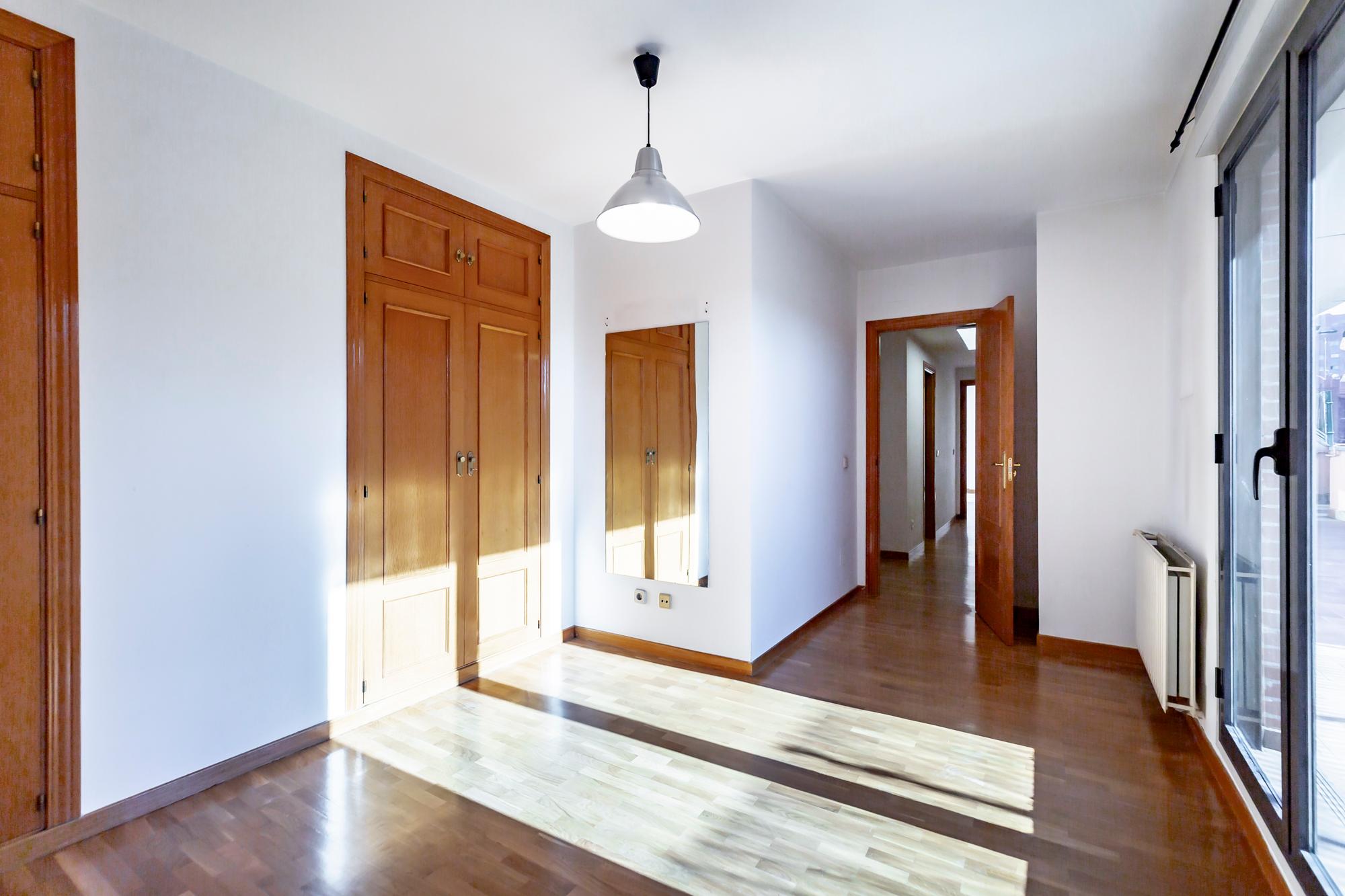 Ático en Alquiler - Calle de Rafael Bergamín - 35