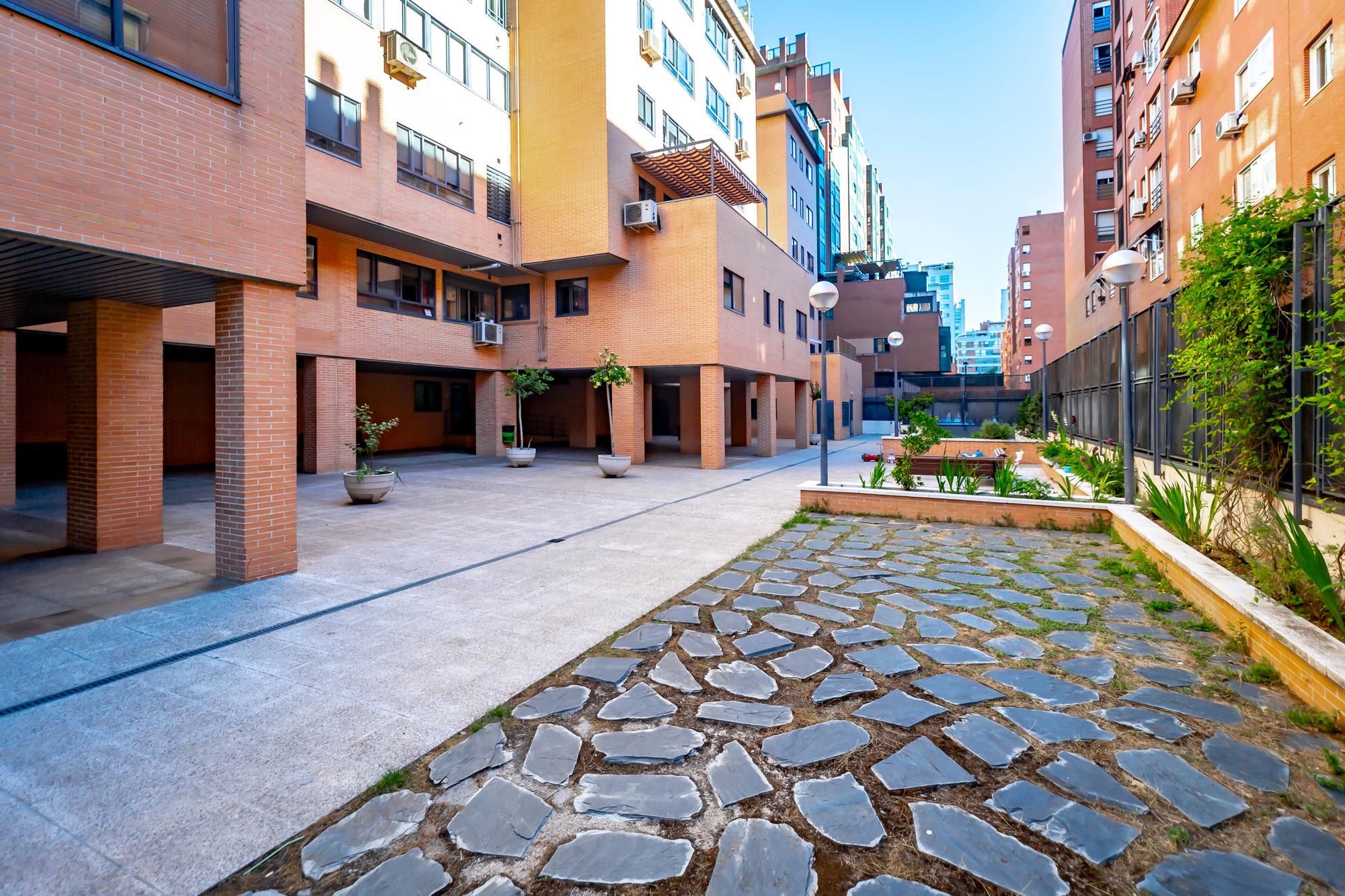 Ático en Alquiler - Calle de Rafael Bergamín - 42