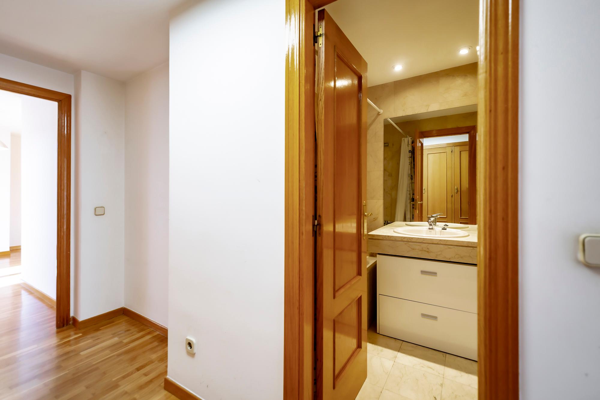 Ático en Alquiler - Calle de Rafael Bergamín - 28