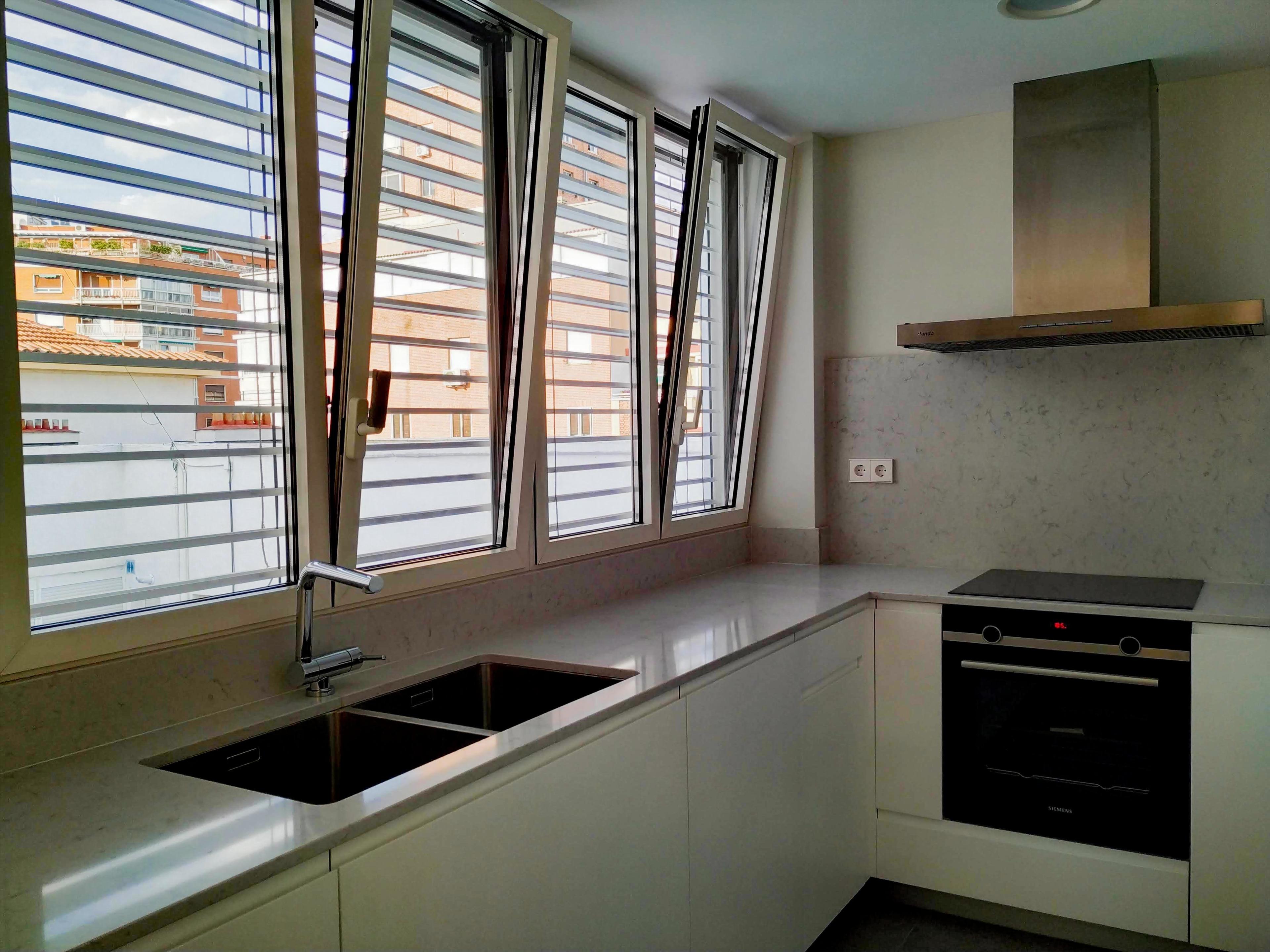 Piso en Alquiler - C. de Andrés Mellado - 6